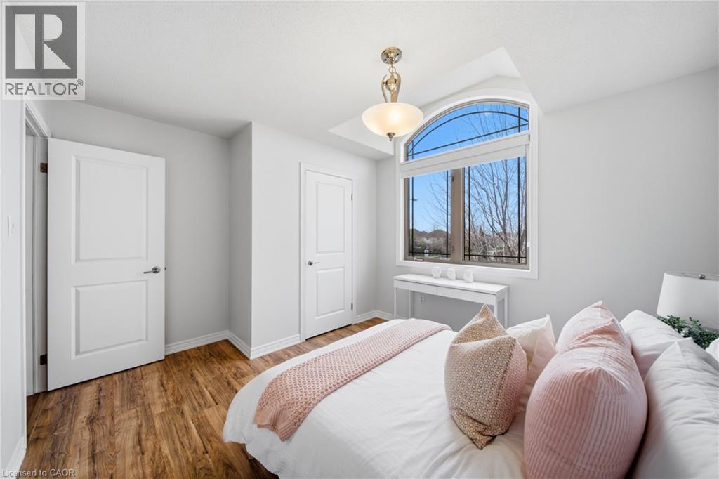 189 CLOVERLEAF Drive - 35