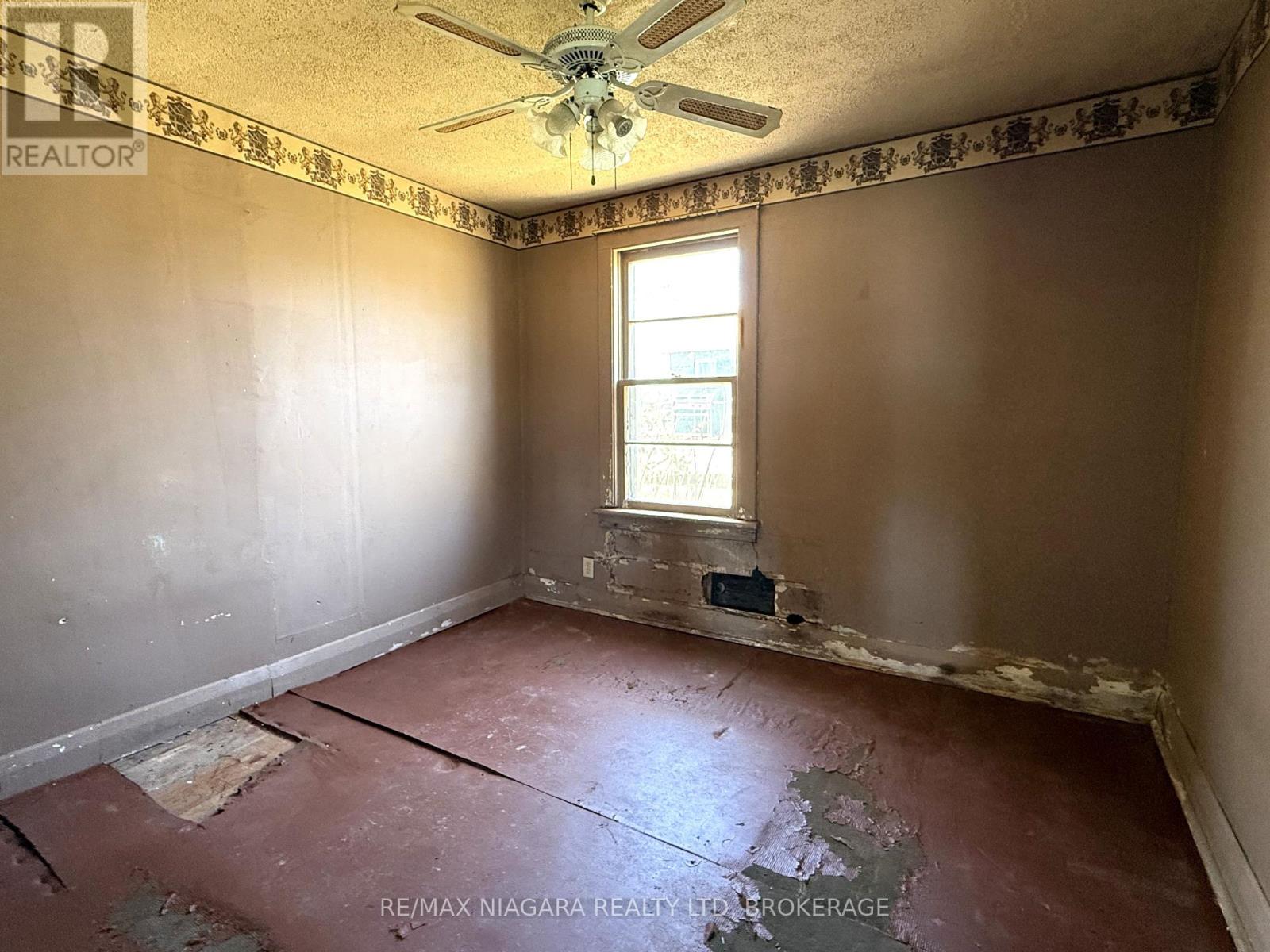 1891 GARRISON ROAD - 15