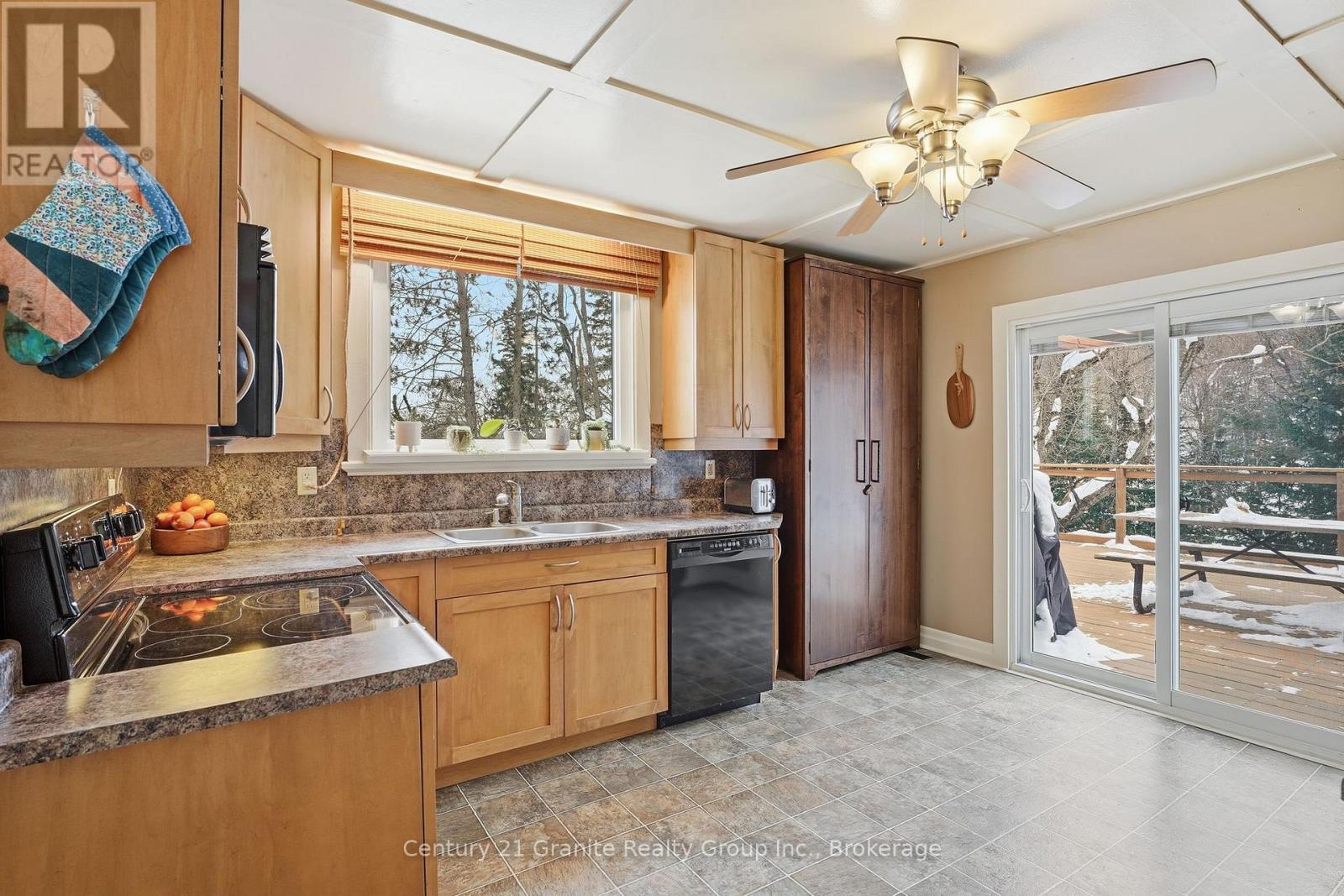 101 VICTORIA STREET, Dysart et al (Dysart), Ontario, K0M1S0 — Photo 4