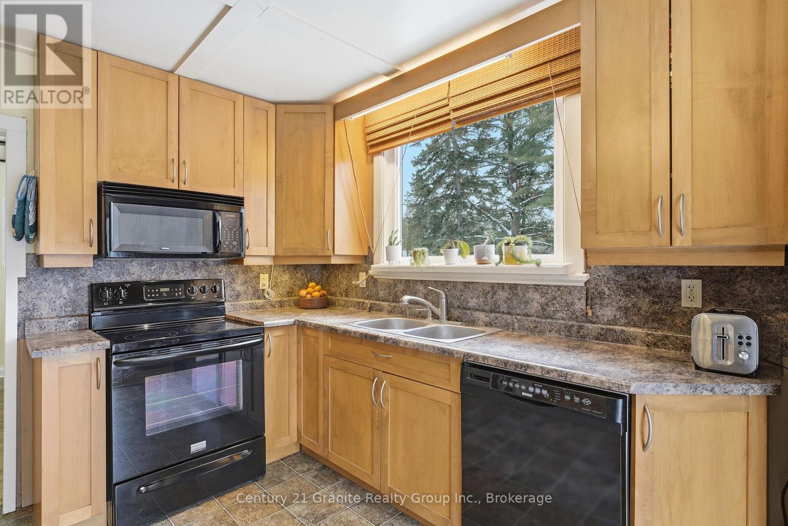 101 VICTORIA STREET, Dysart et al (Dysart), Ontario, K0M1S0 — Photo 5