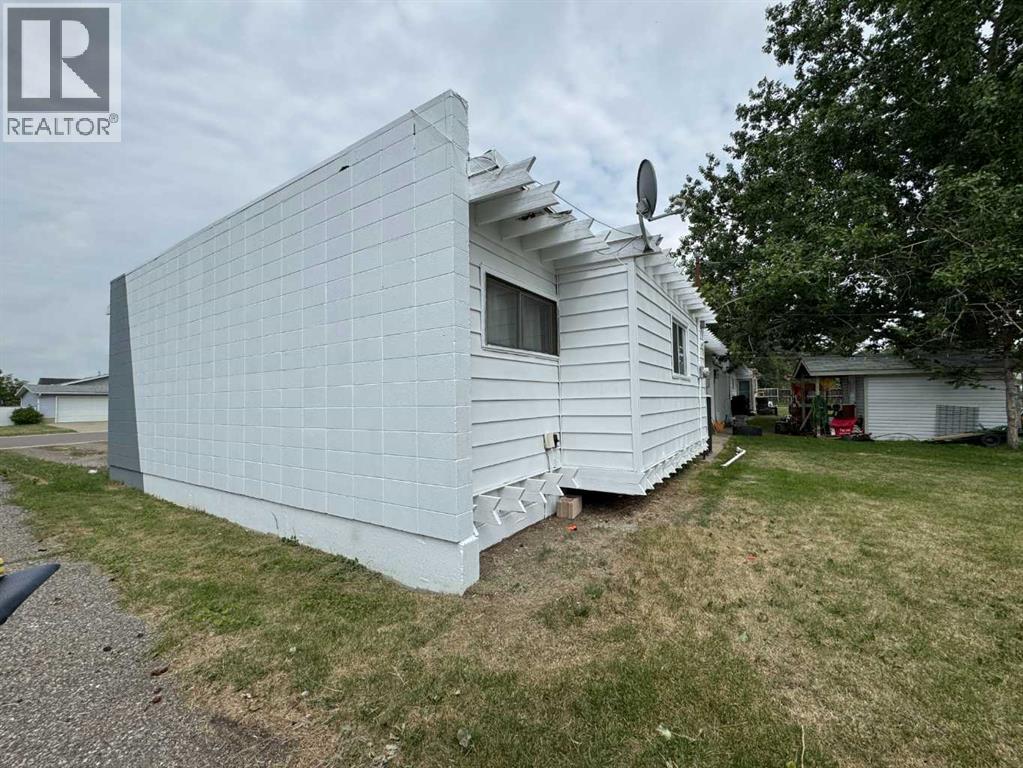 227 53 Avenue E — photo 11
