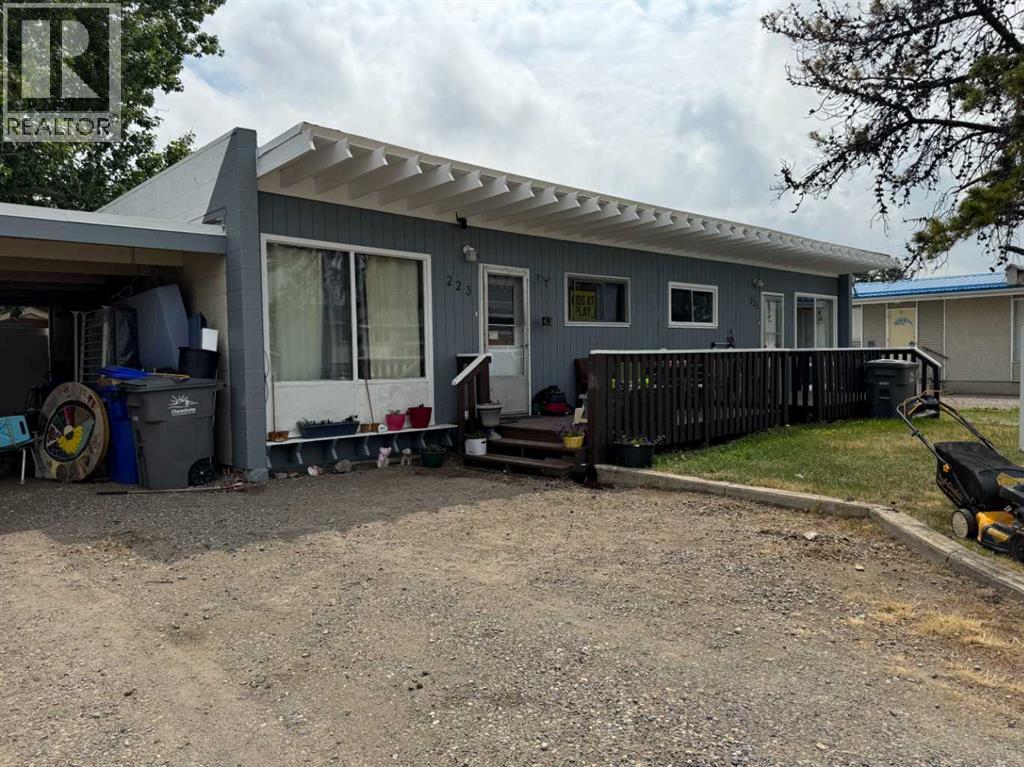 227 53 Avenue E - photo 3
