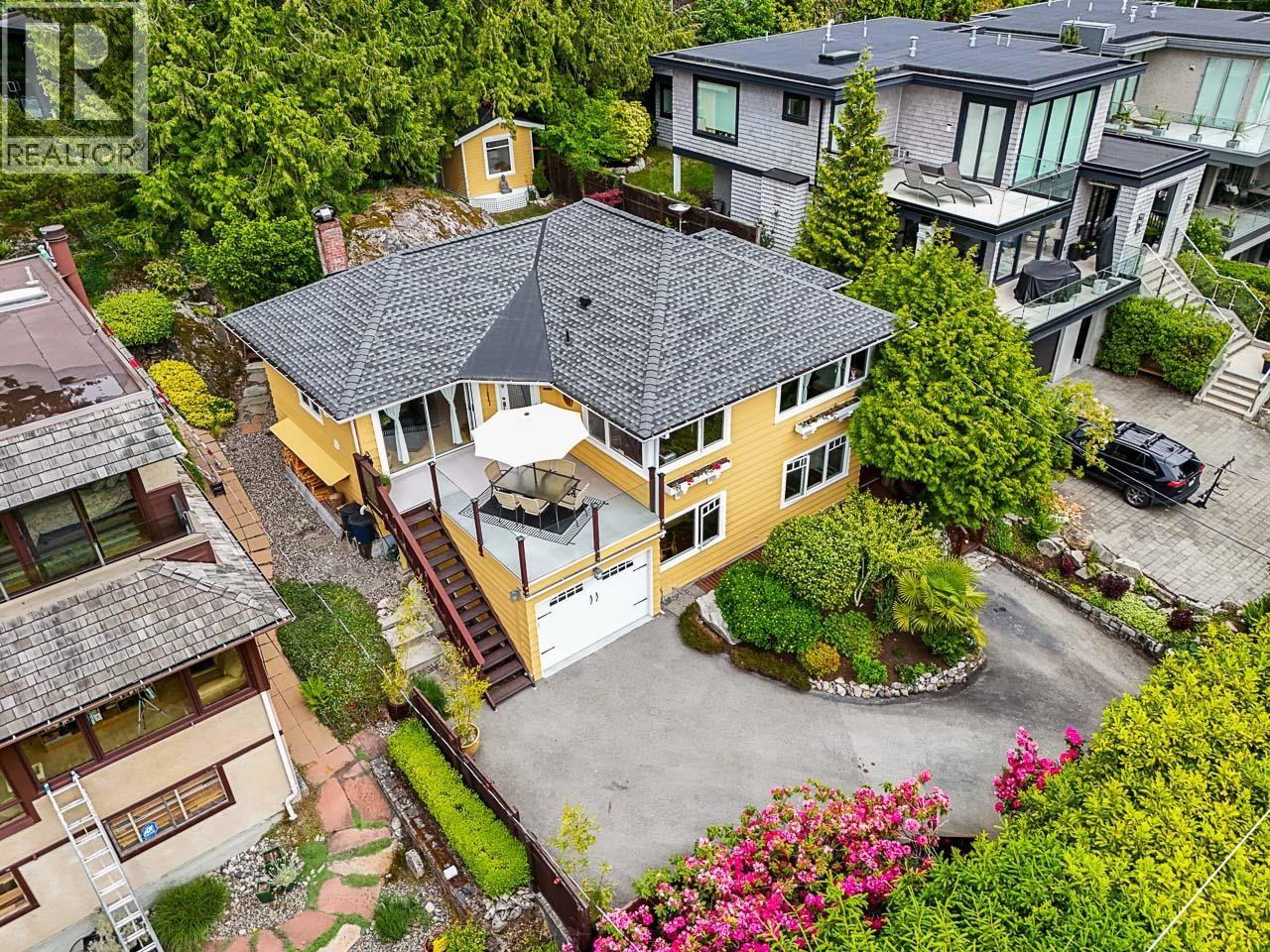 6577 MARINE DRIVE, West Vancouver