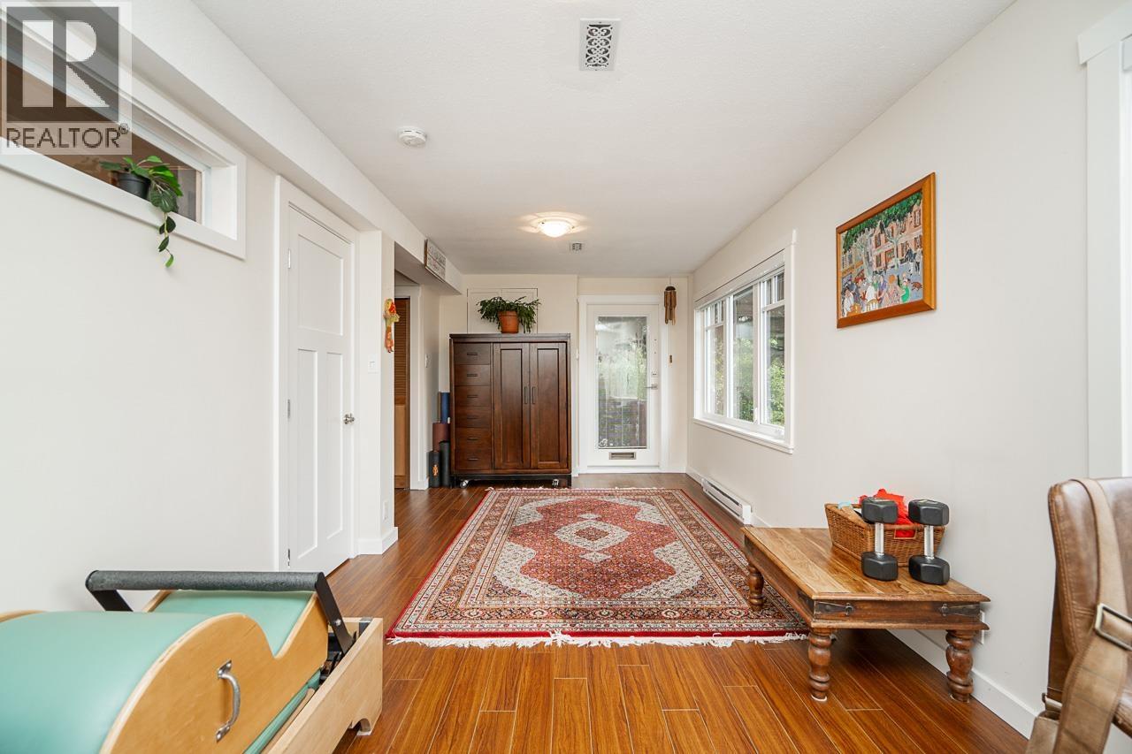 6577 MARINE DRIVE, West Vancouver