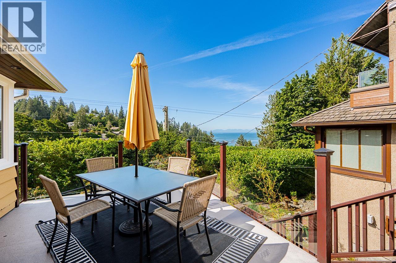 6577 MARINE DRIVE, West Vancouver