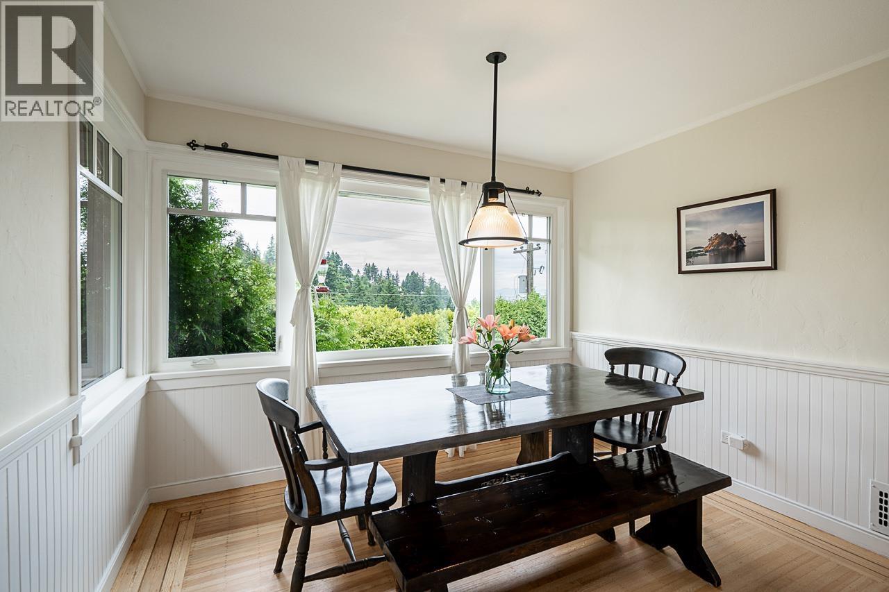 6577 MARINE DRIVE, West Vancouver