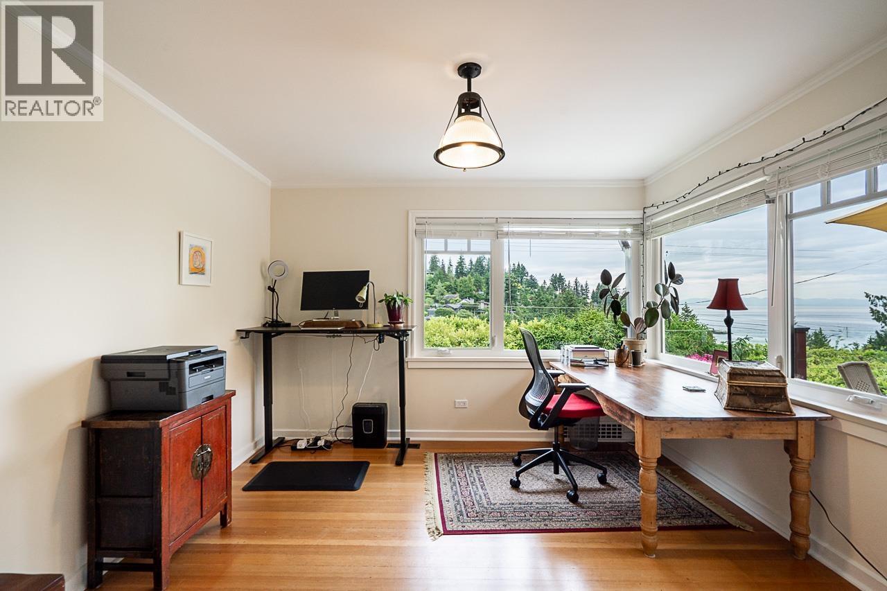 6577 MARINE DRIVE, West Vancouver