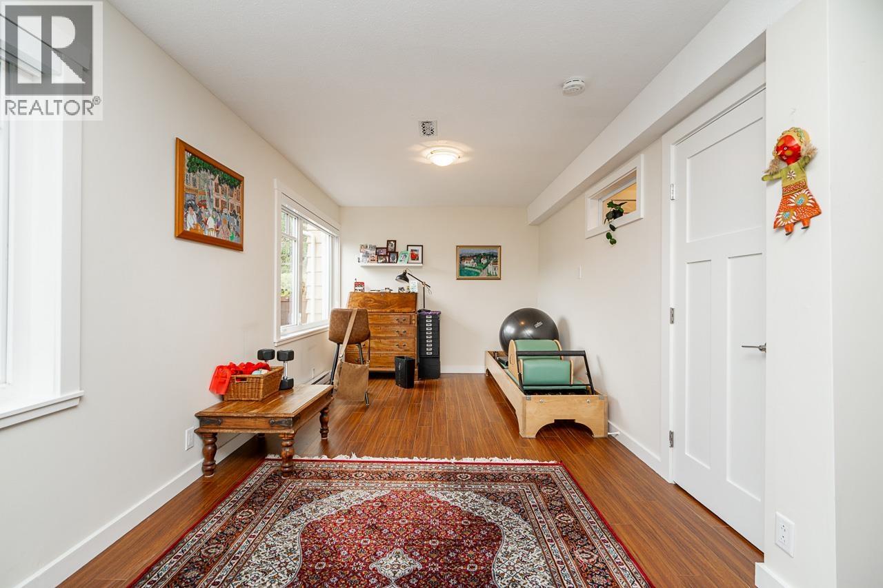 6577 MARINE DRIVE, West Vancouver