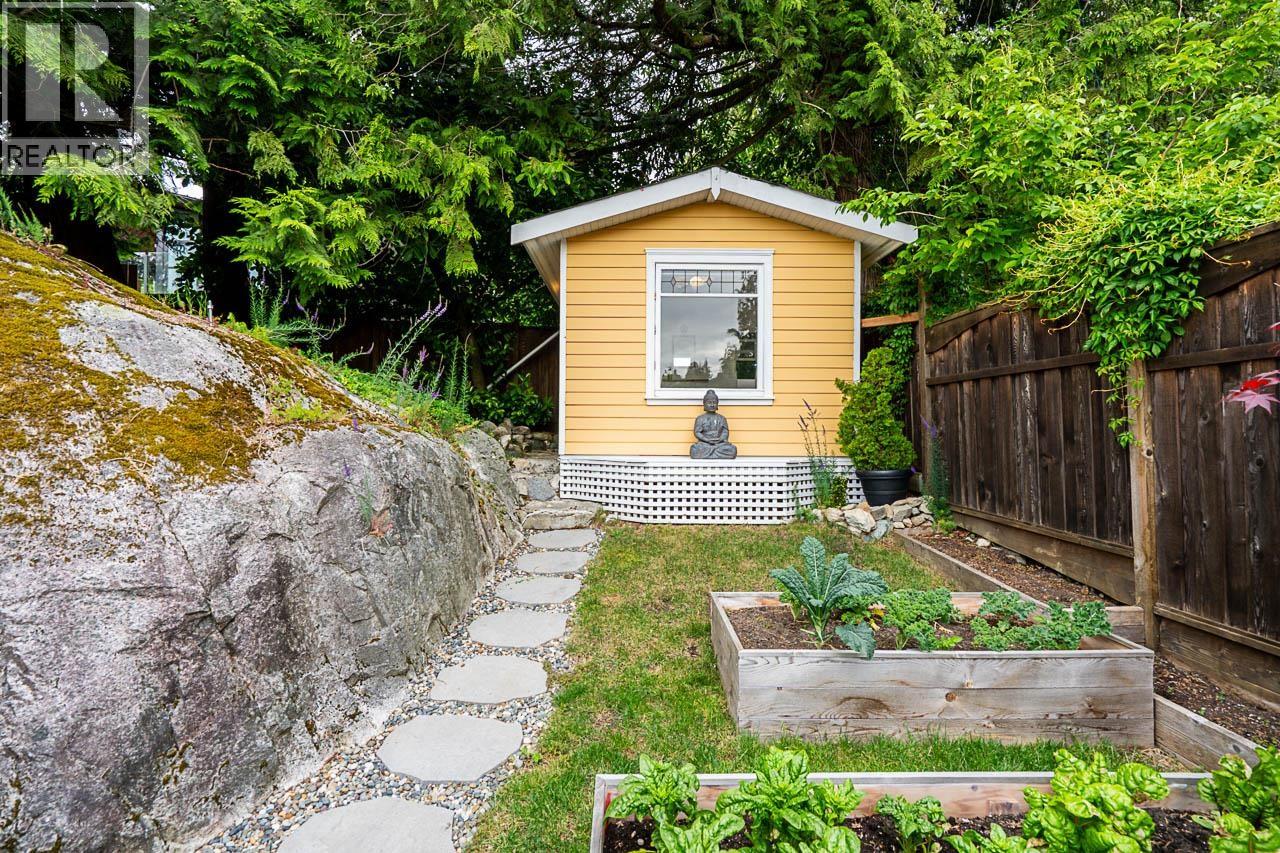 6577 MARINE DRIVE, West Vancouver