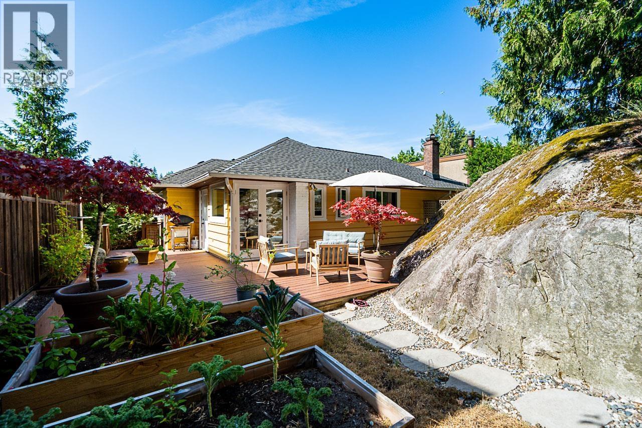 6577 MARINE DRIVE, West Vancouver