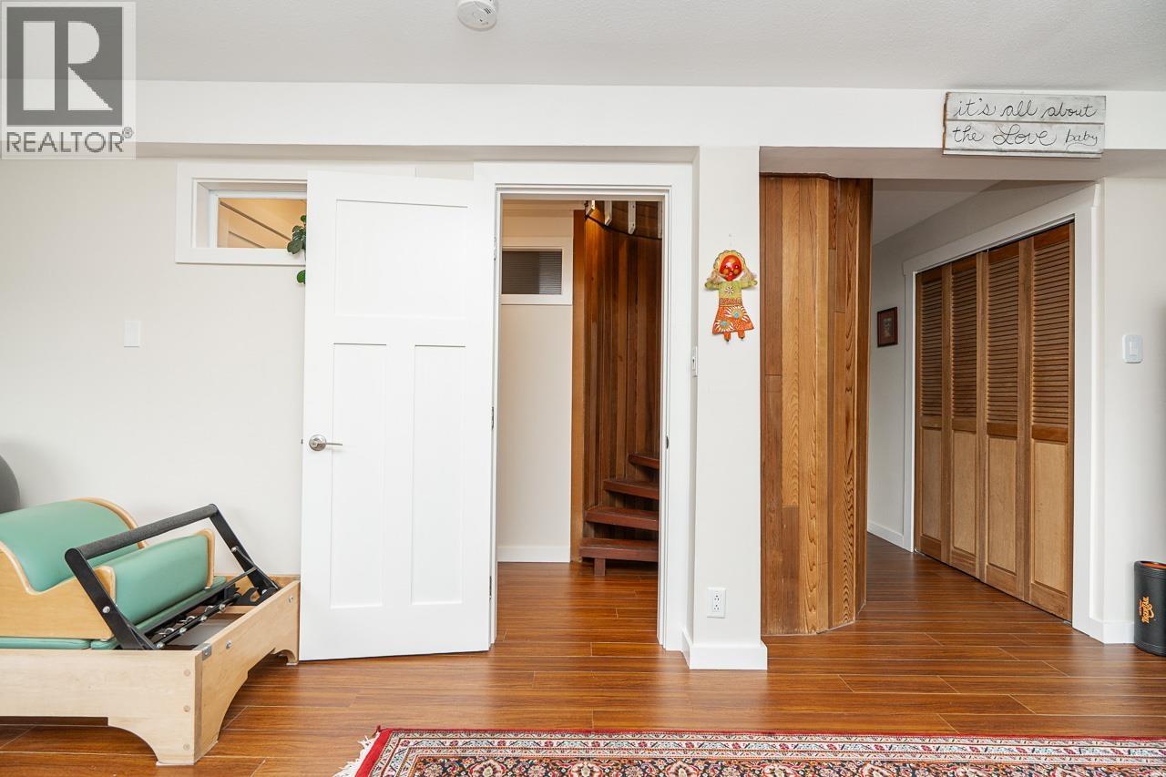 6577 MARINE DRIVE, West Vancouver