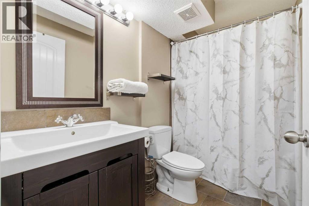 90 Cranberry Square - 36