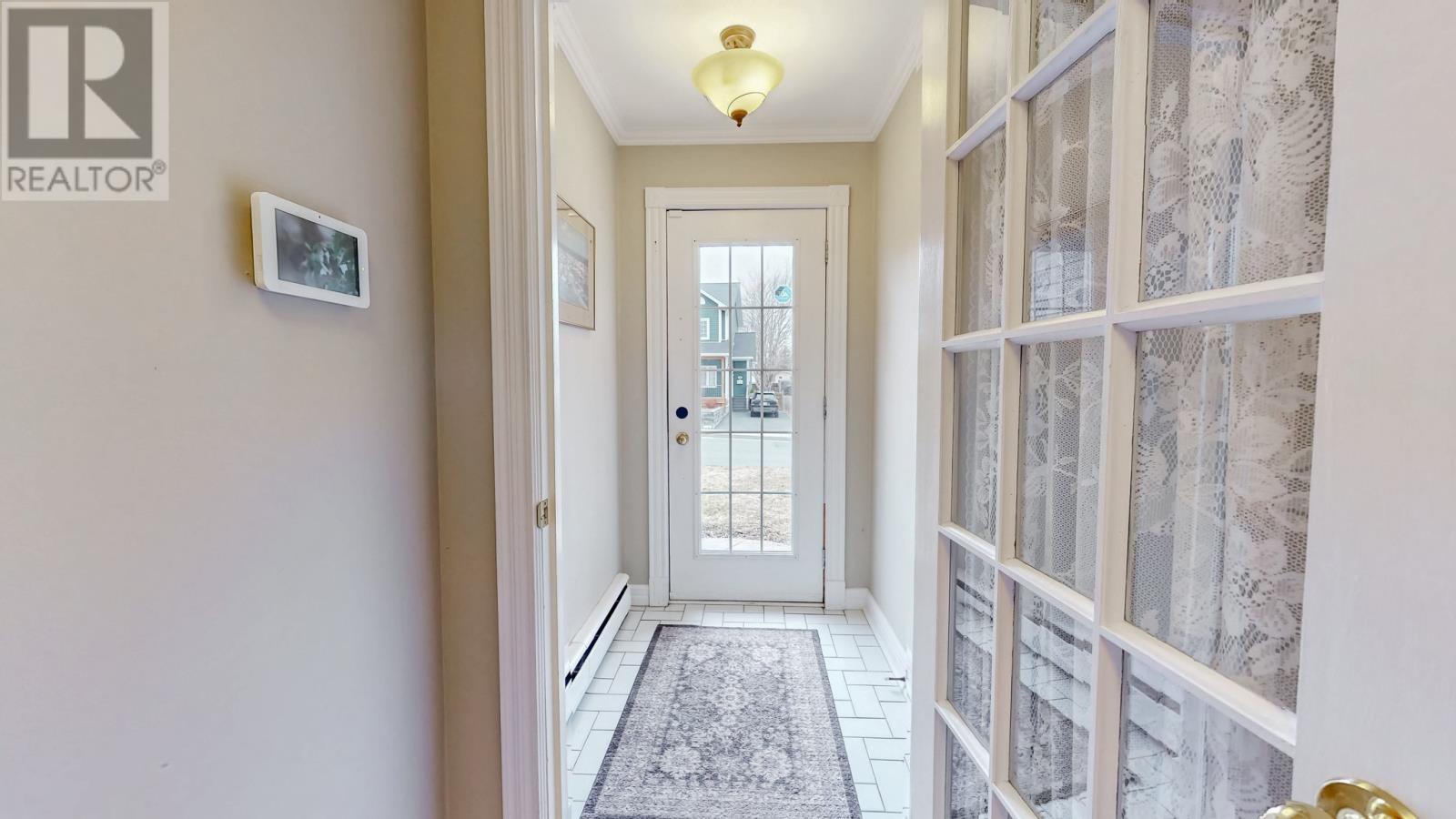 Entrance/front door