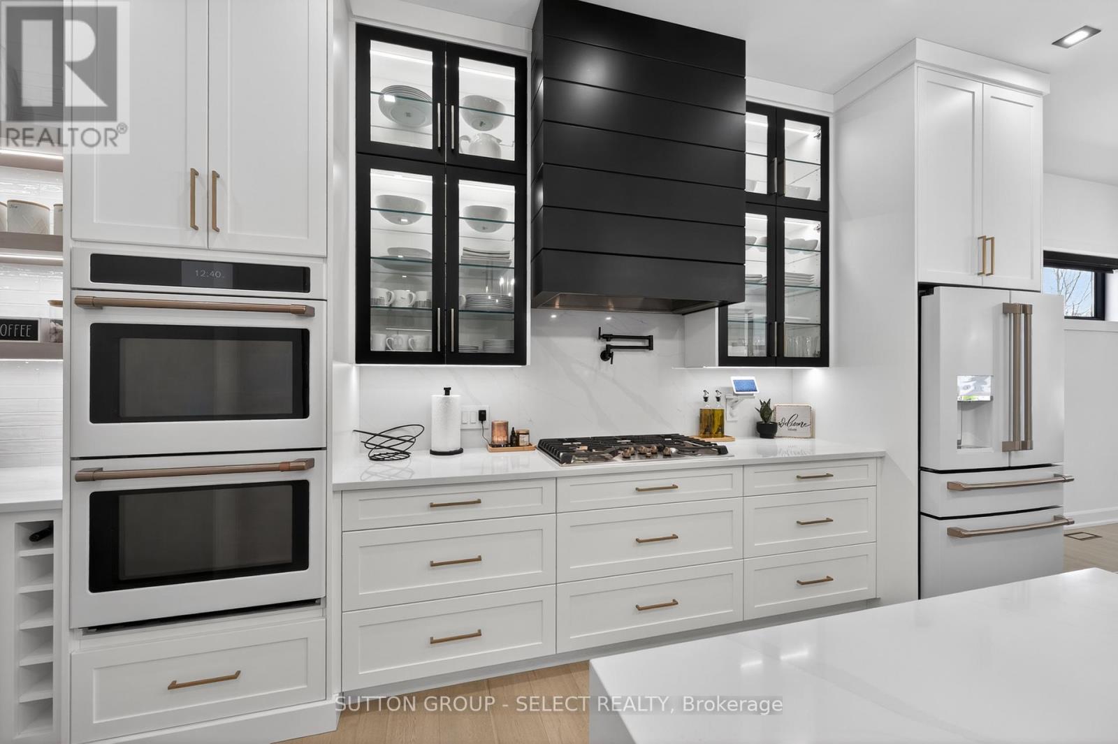 Double ovens, spice drawers, deep drawers