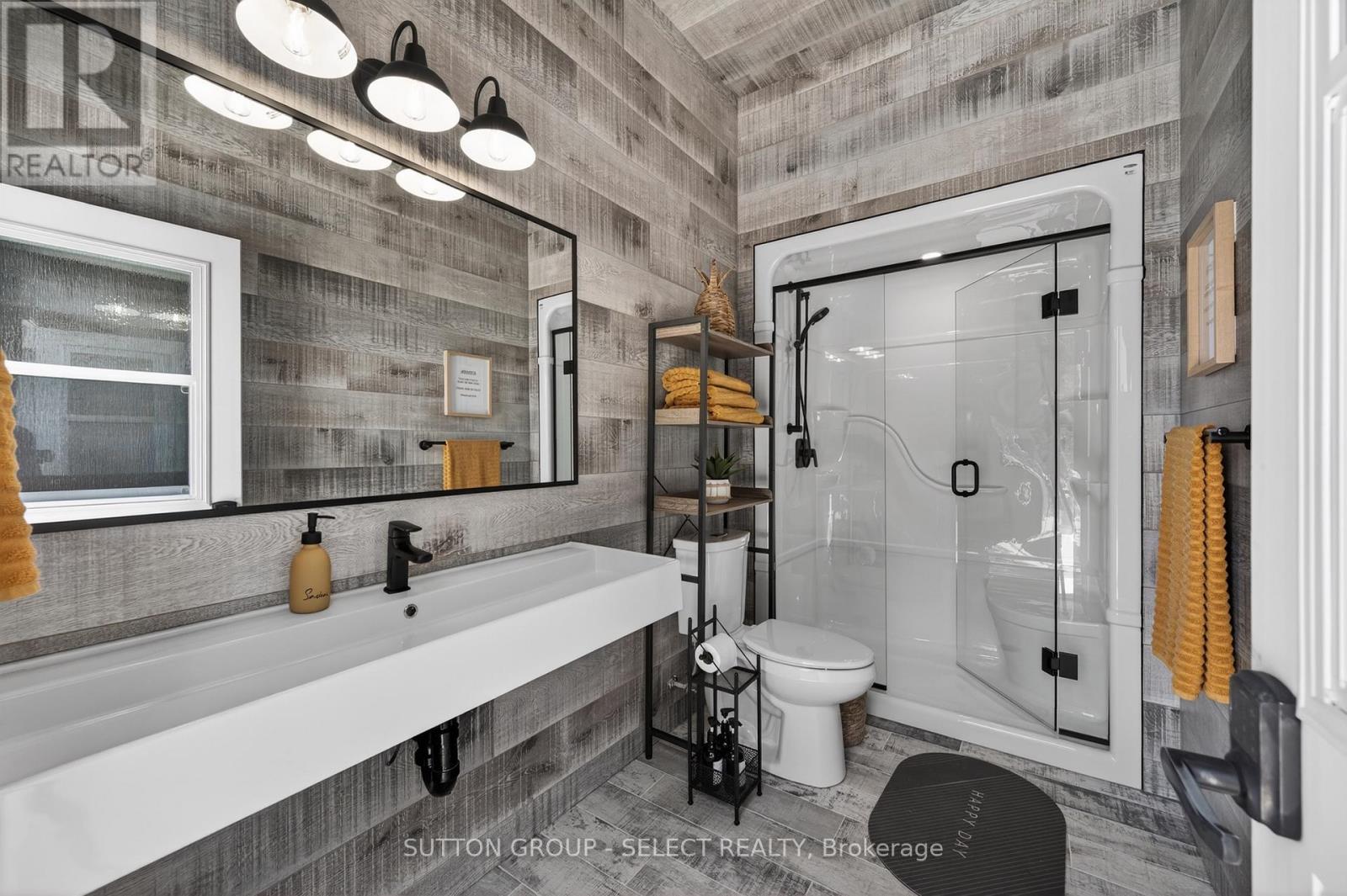Pool house heated floor bathroom