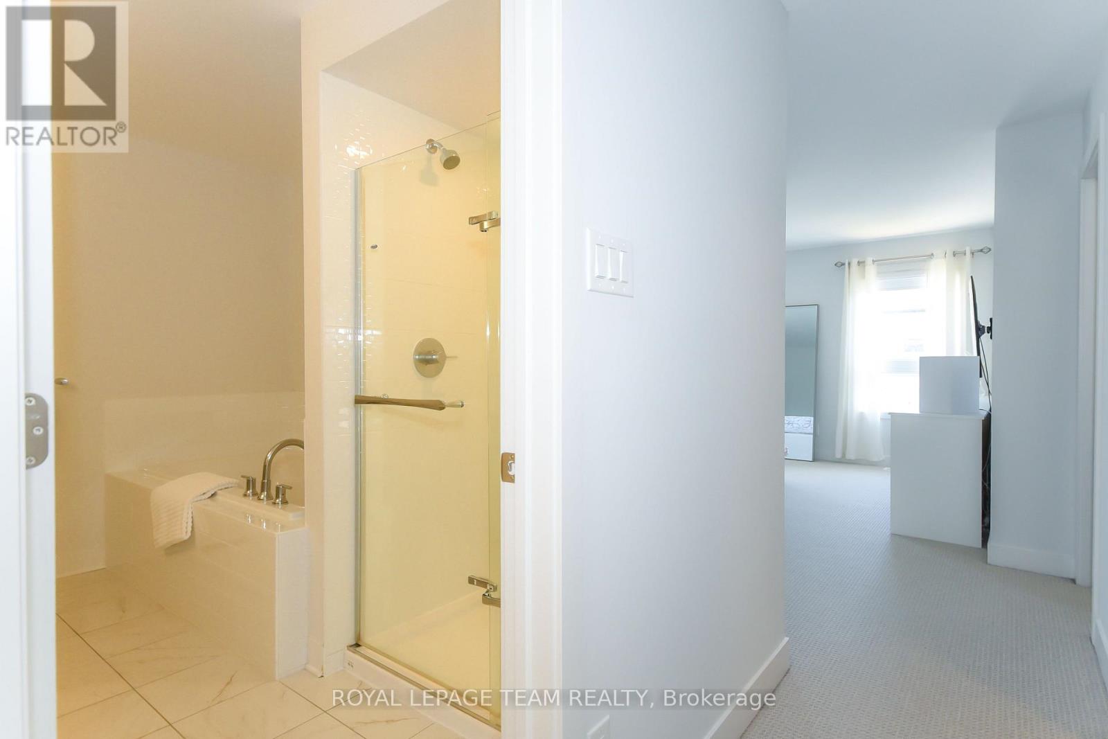 725 CAPRICORN CIRCLE - 31