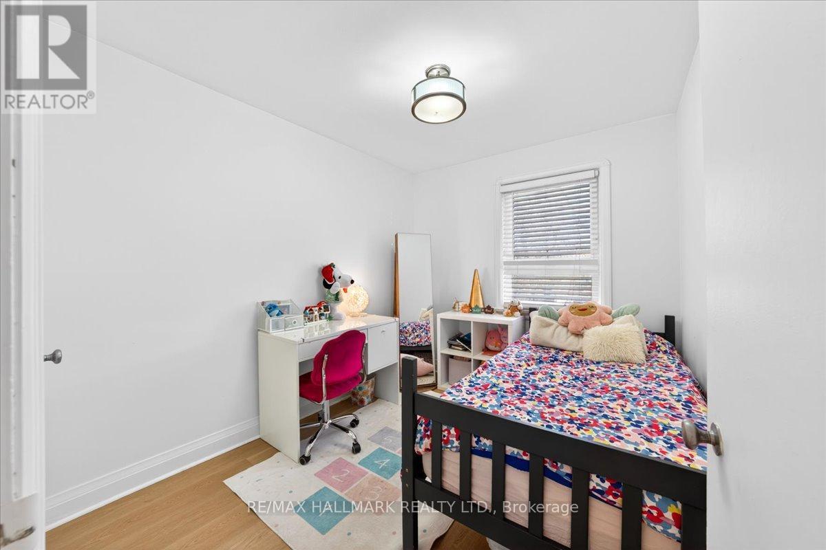 910 EGLINTON AVENUE E - 9