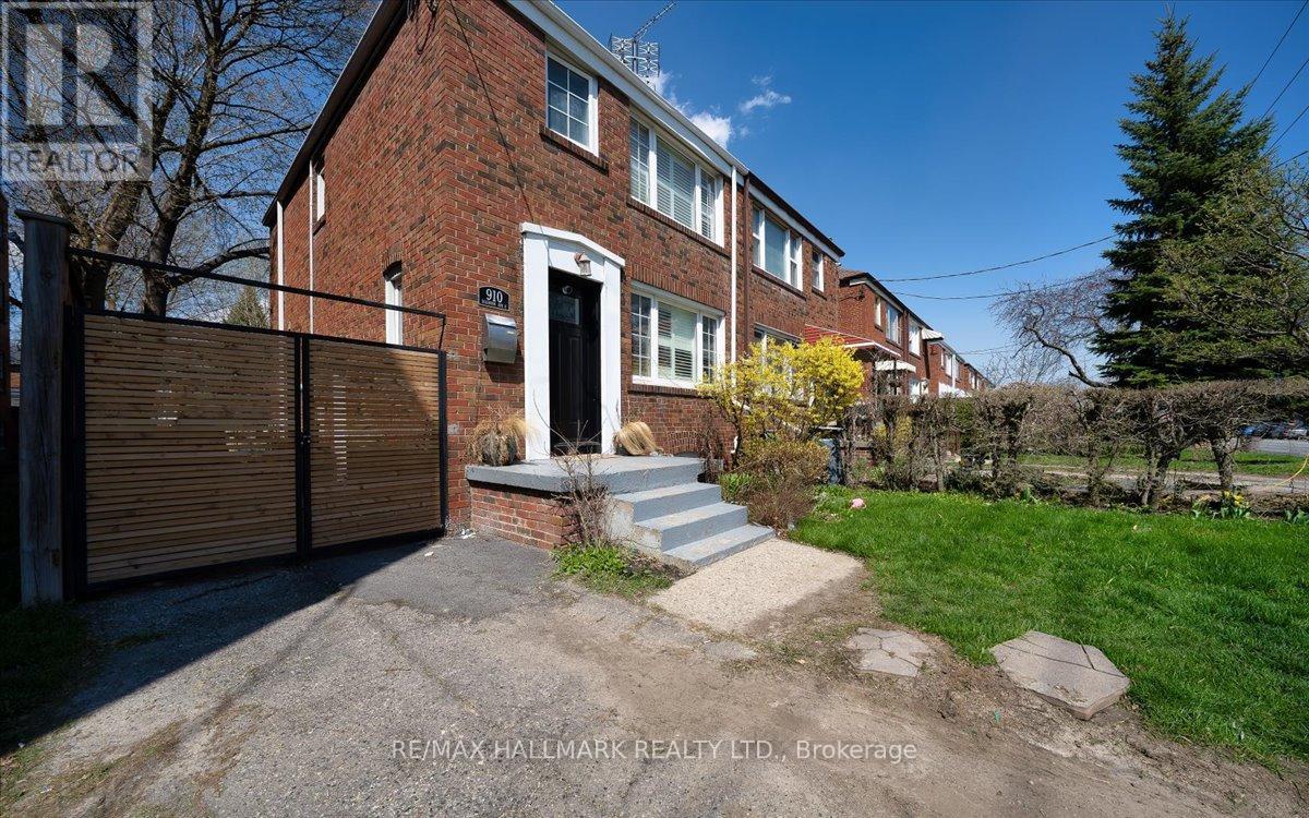 910 EGLINTON AVENUE E - 16