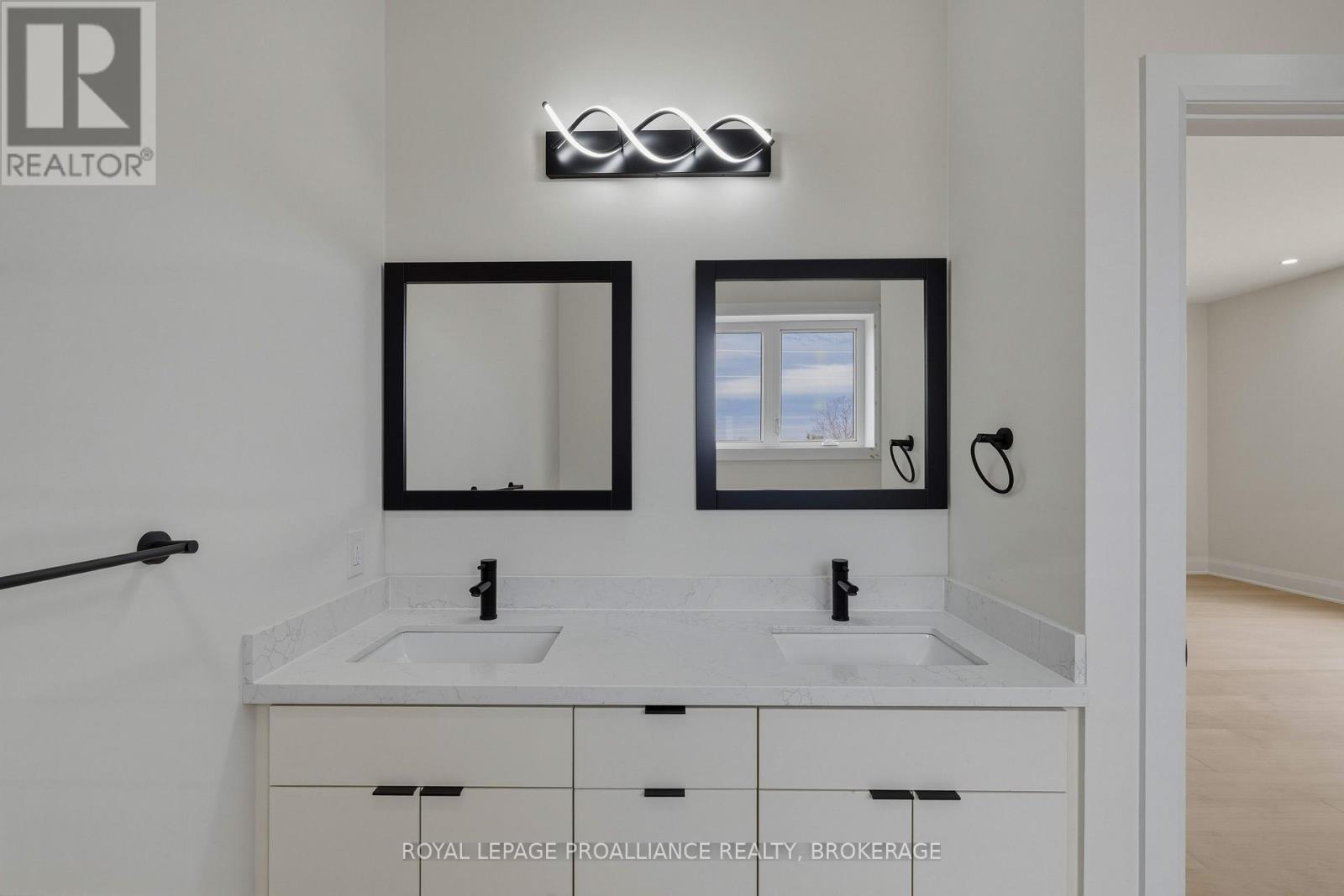 138 HINEMAN STREET — photo 23