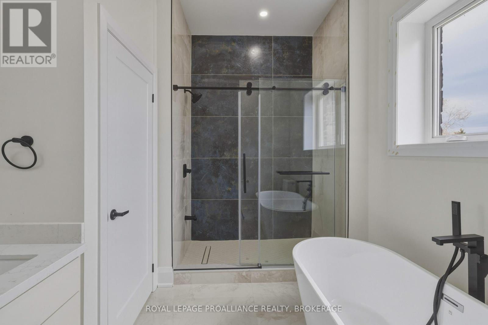 138 HINEMAN STREET — photo 24