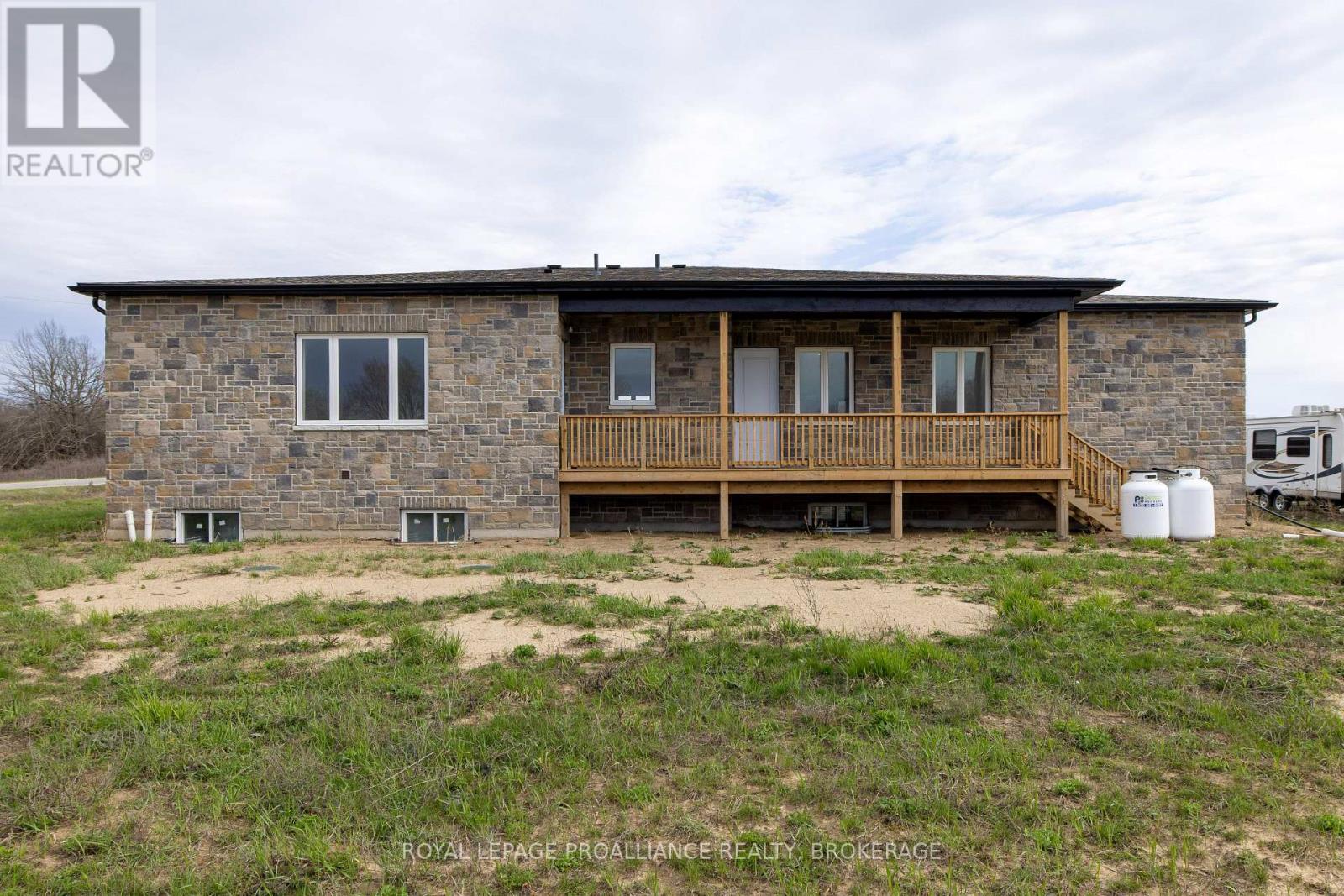 138 HINEMAN STREET — photo 33
