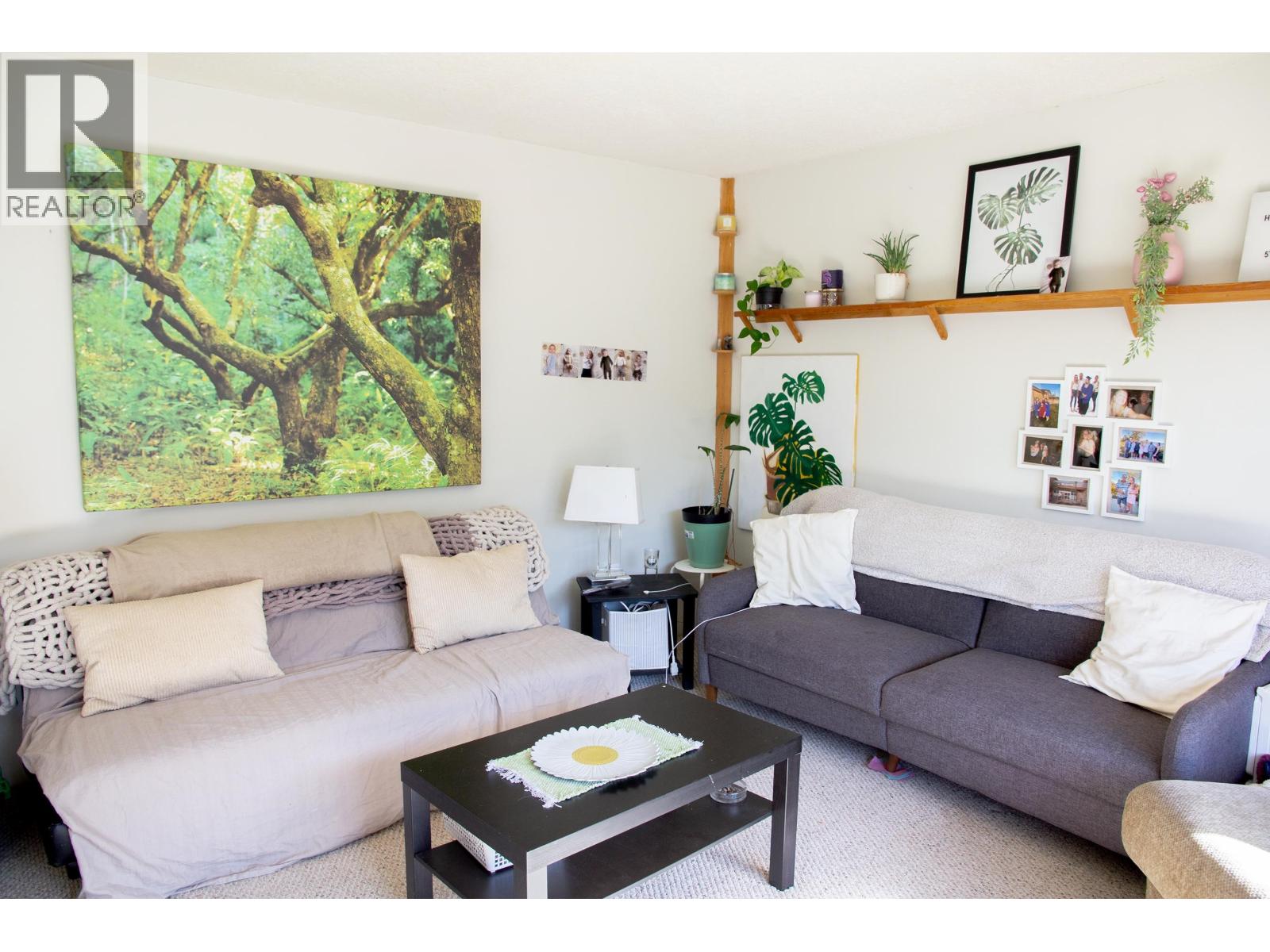 5754 BINNACLE AVENUE, Sechelt