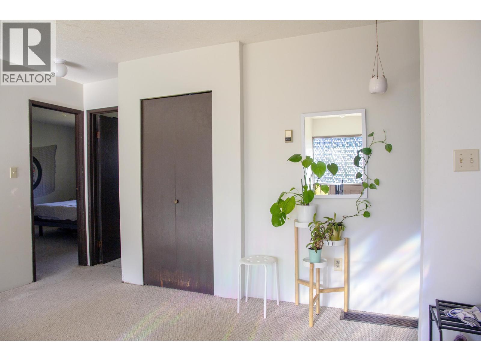 5754 BINNACLE AVENUE, Sechelt