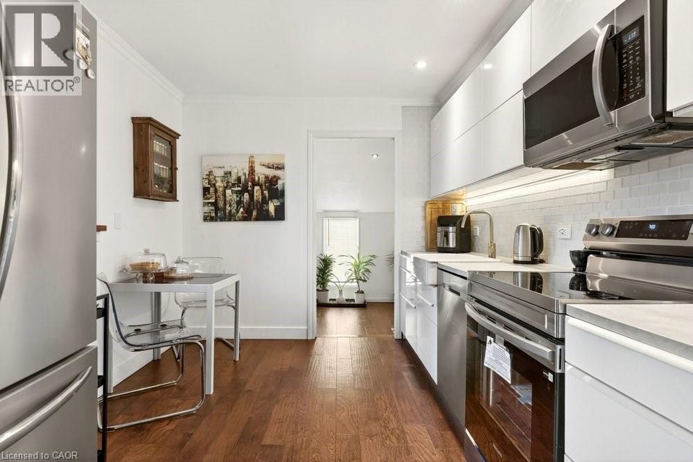 9 MORTON Avenue - 9