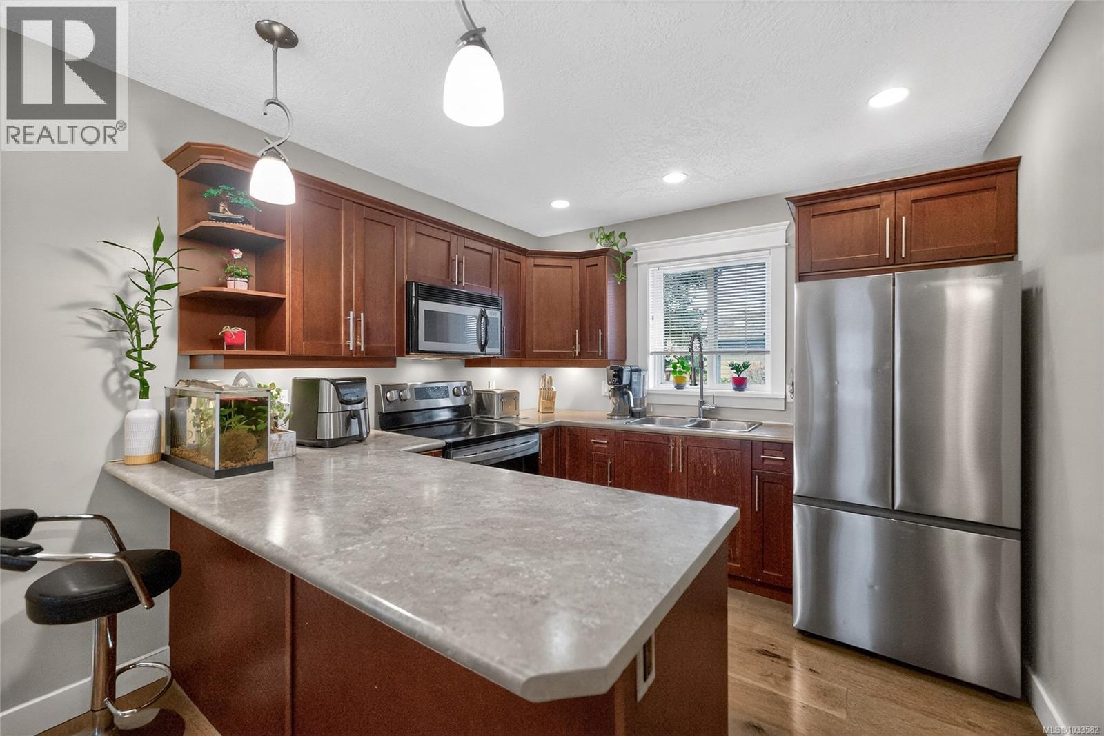 #5 1031 Lomas Rd - Image 2