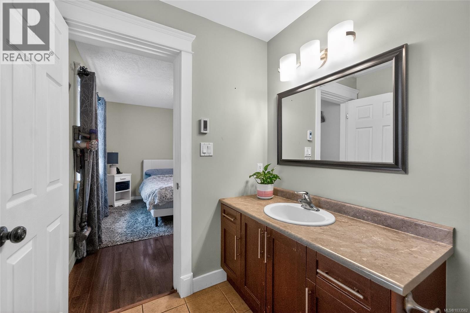 #5 1031 Lomas Rd - 22