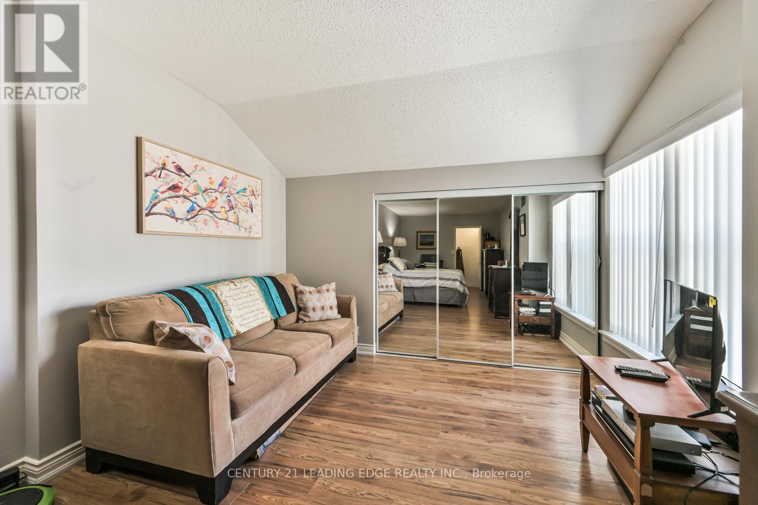PH13 - 100 ANNA RUSSELL WAY — photo 17