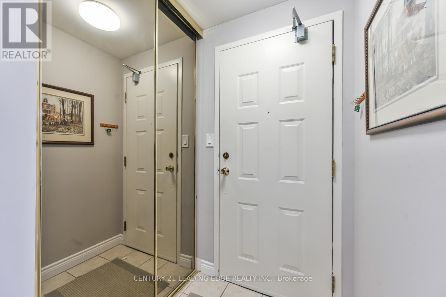 PH13 - 100 ANNA RUSSELL WAY — photo 8