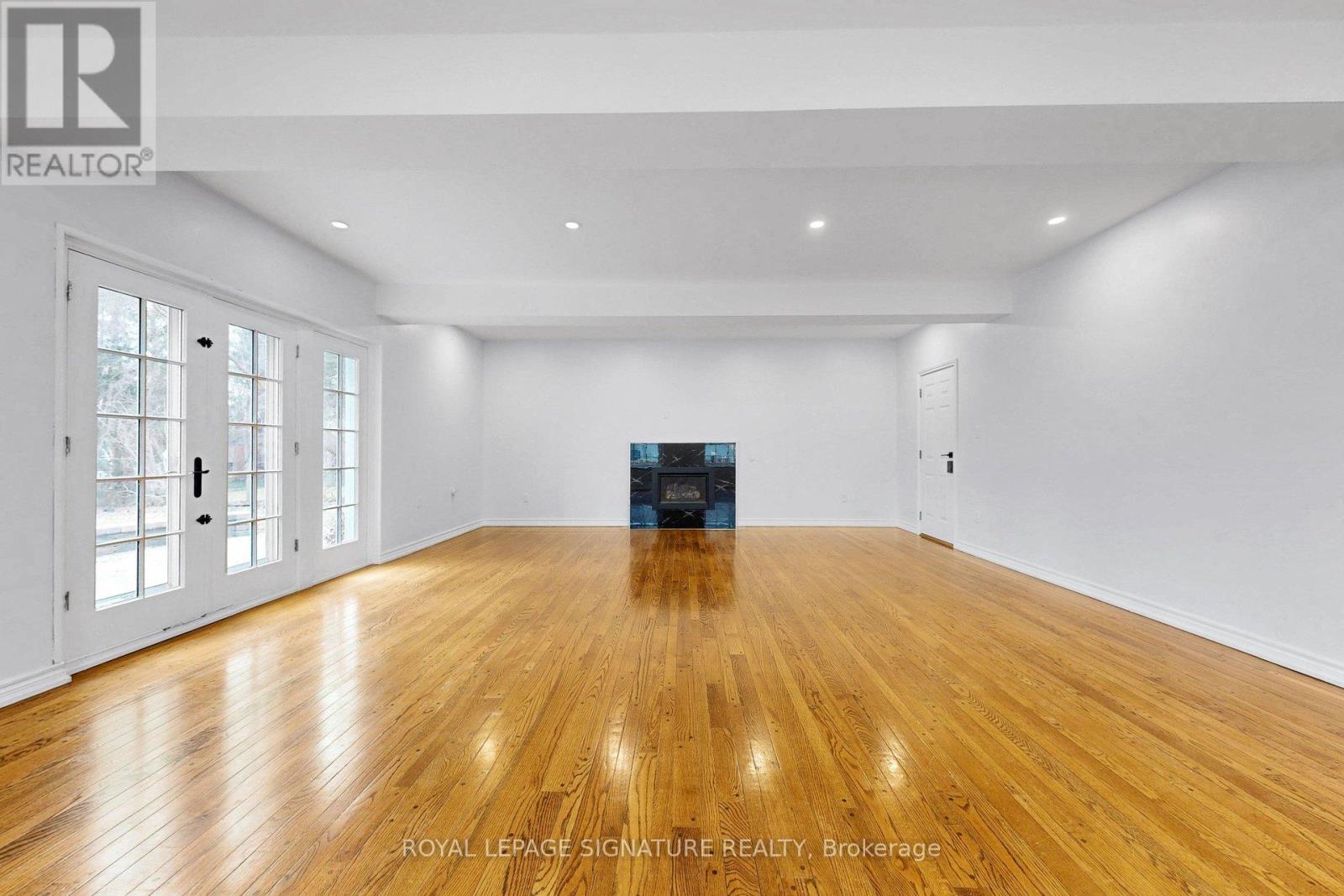 24 LAURELEAF ROAD - 16