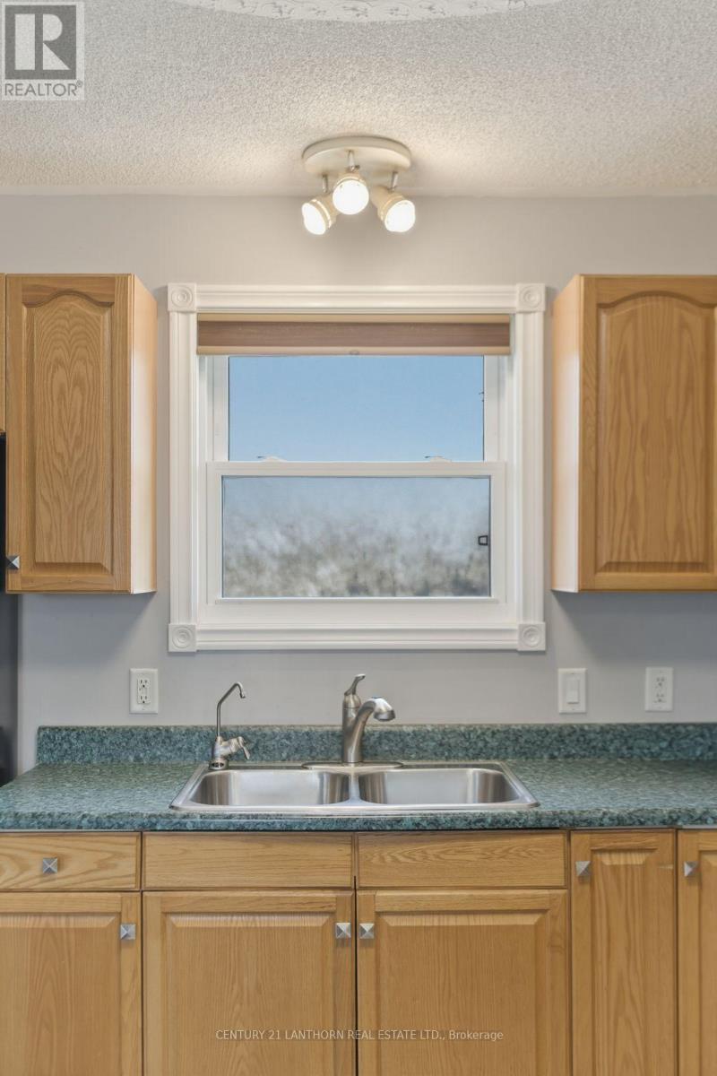 656 A COOPER ROAD - 12