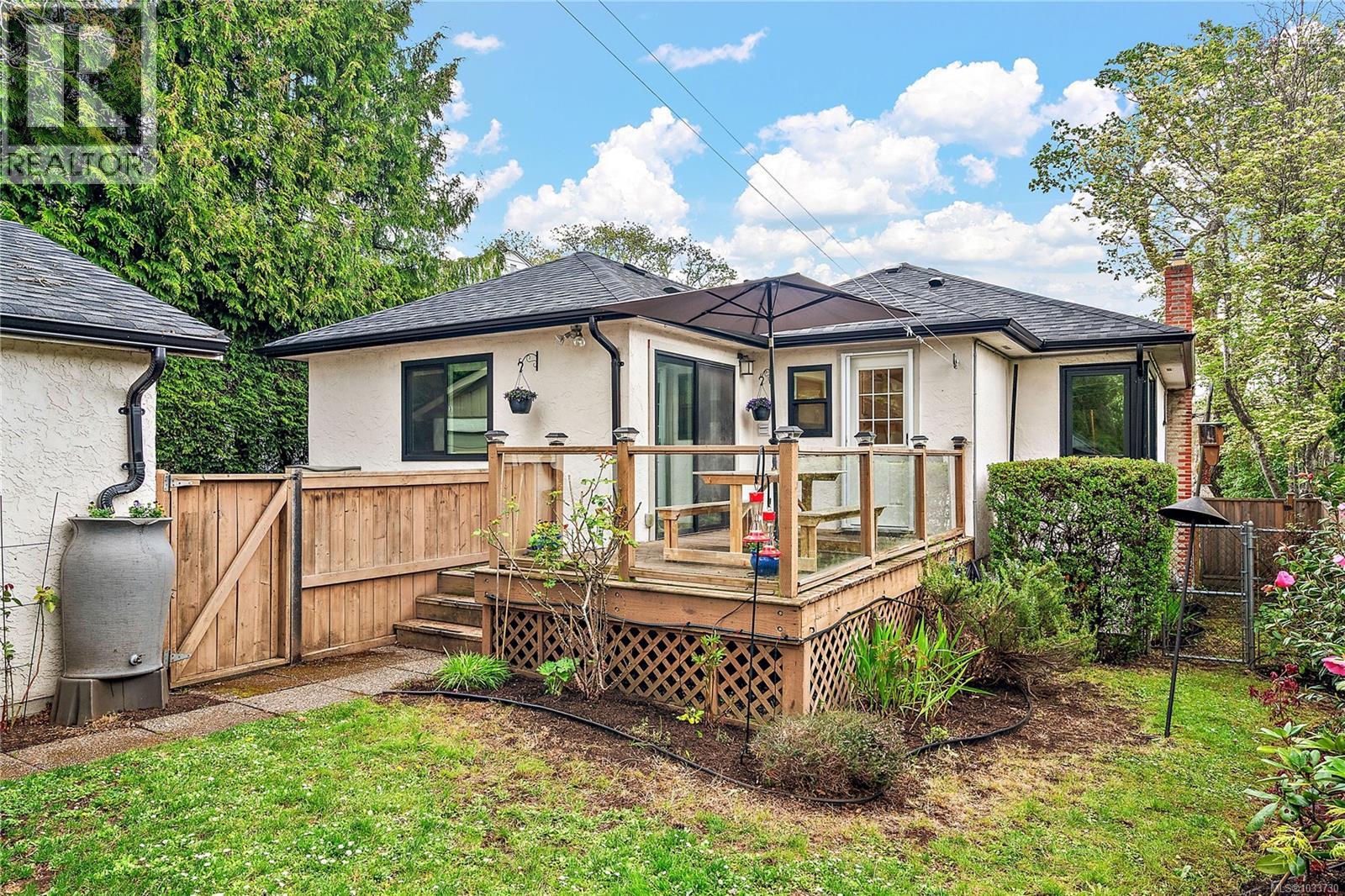 3450 Doncaster Dr - 18