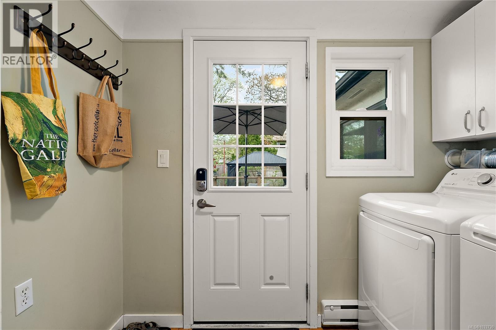3450 Doncaster Dr - 19