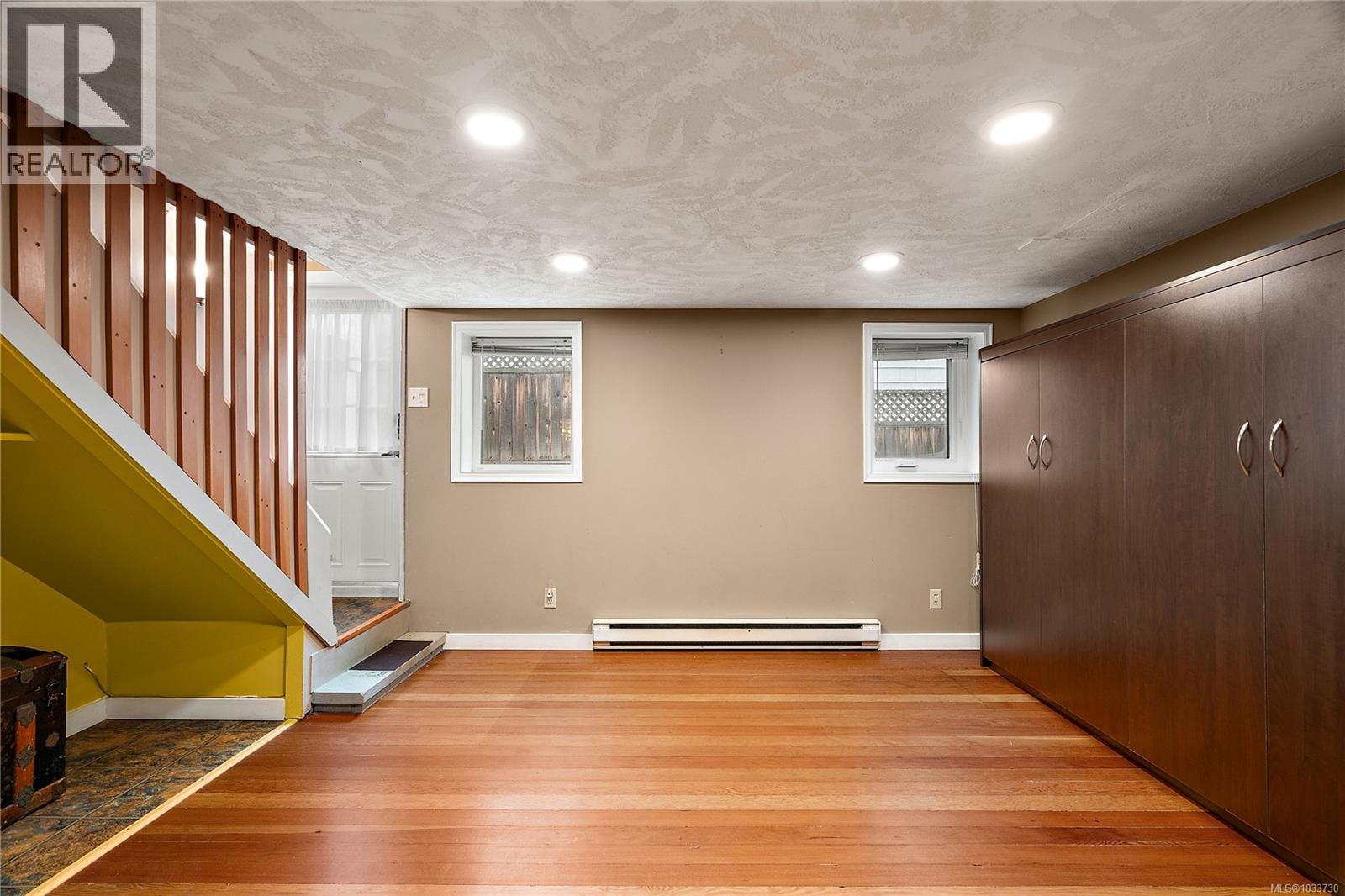 3450 Doncaster Dr - 24