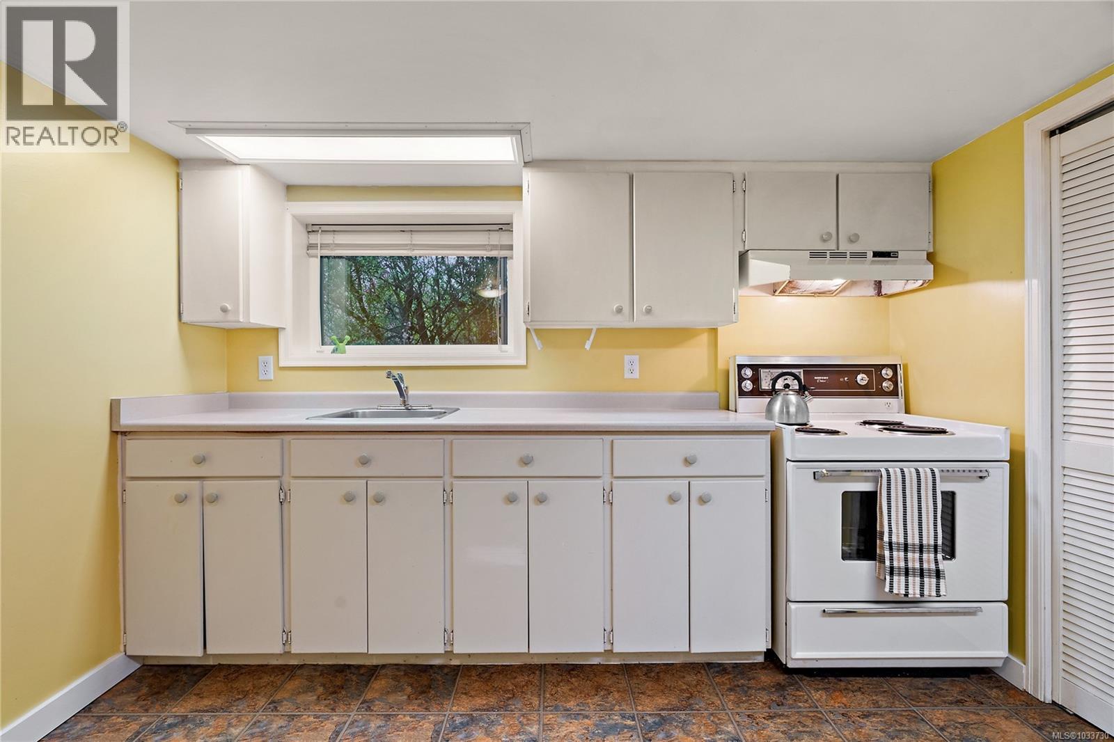 3450 Doncaster Dr - 26