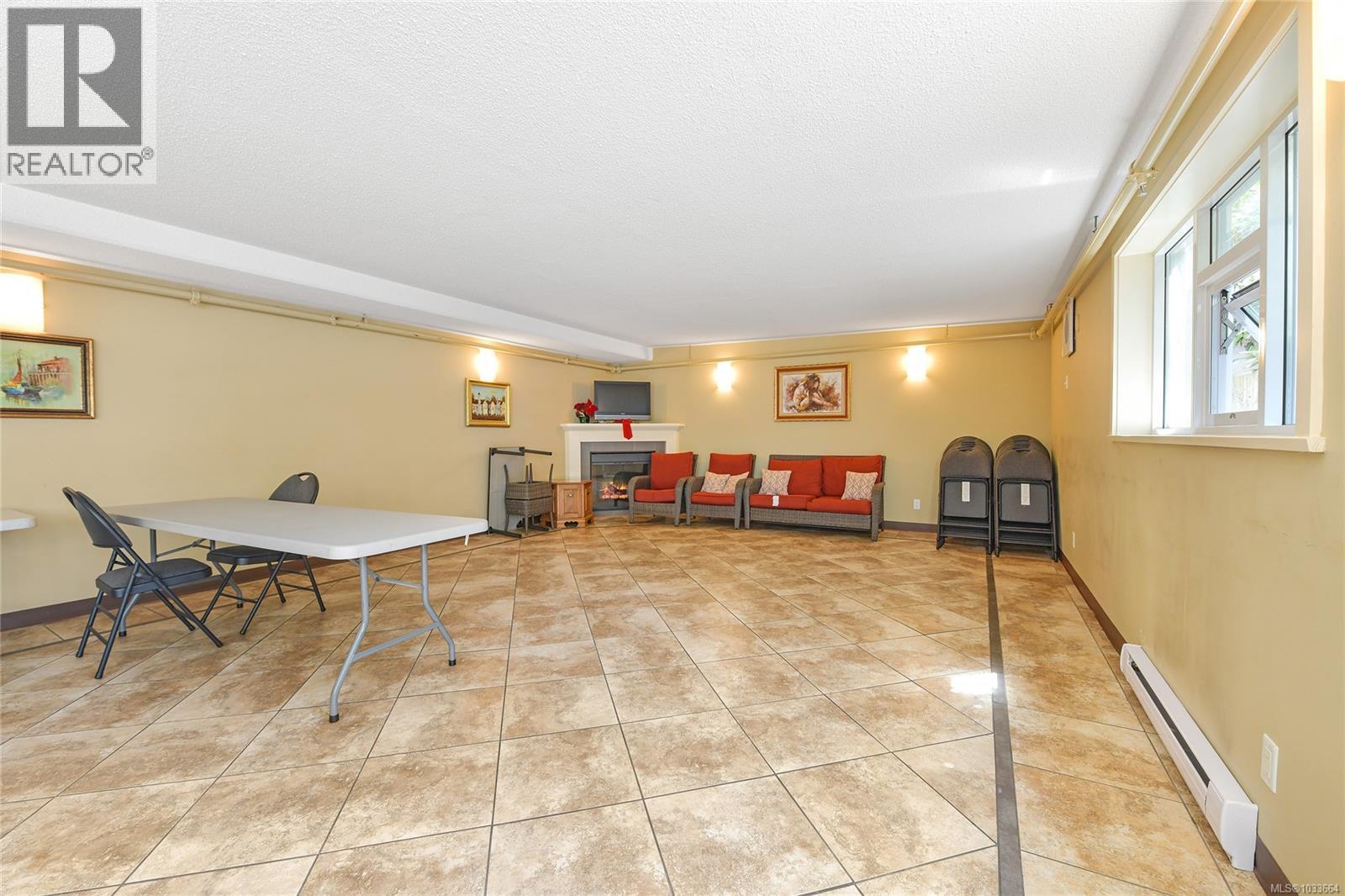 #311 866 Brock Ave - 32