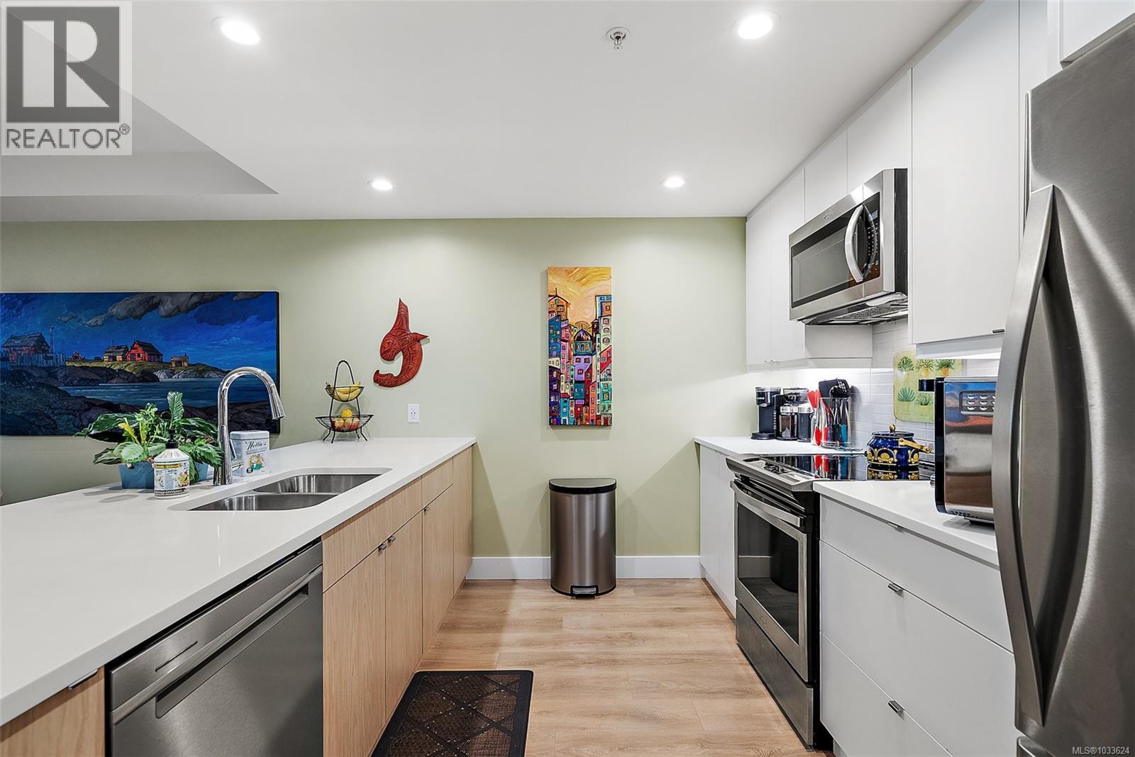 #203 2461 Sidney Ave - 11