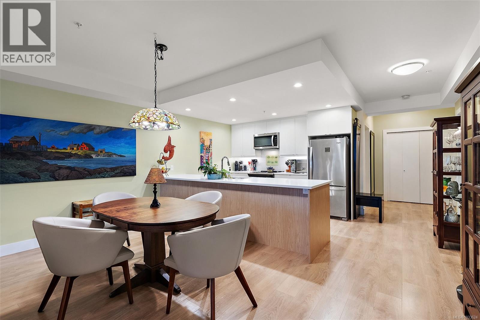 #203 2461 Sidney Ave - 8