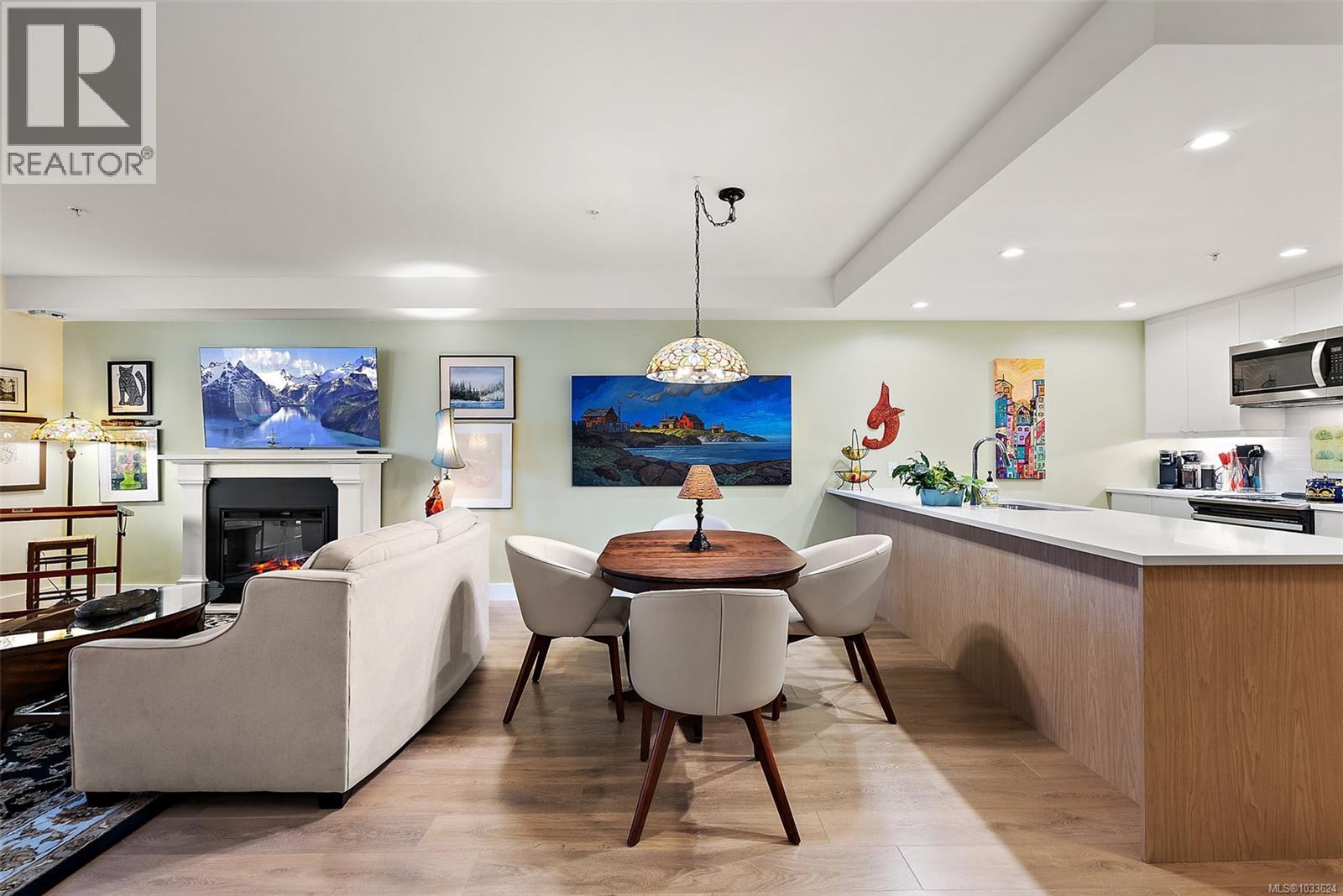 #203 2461 Sidney Ave - 9
