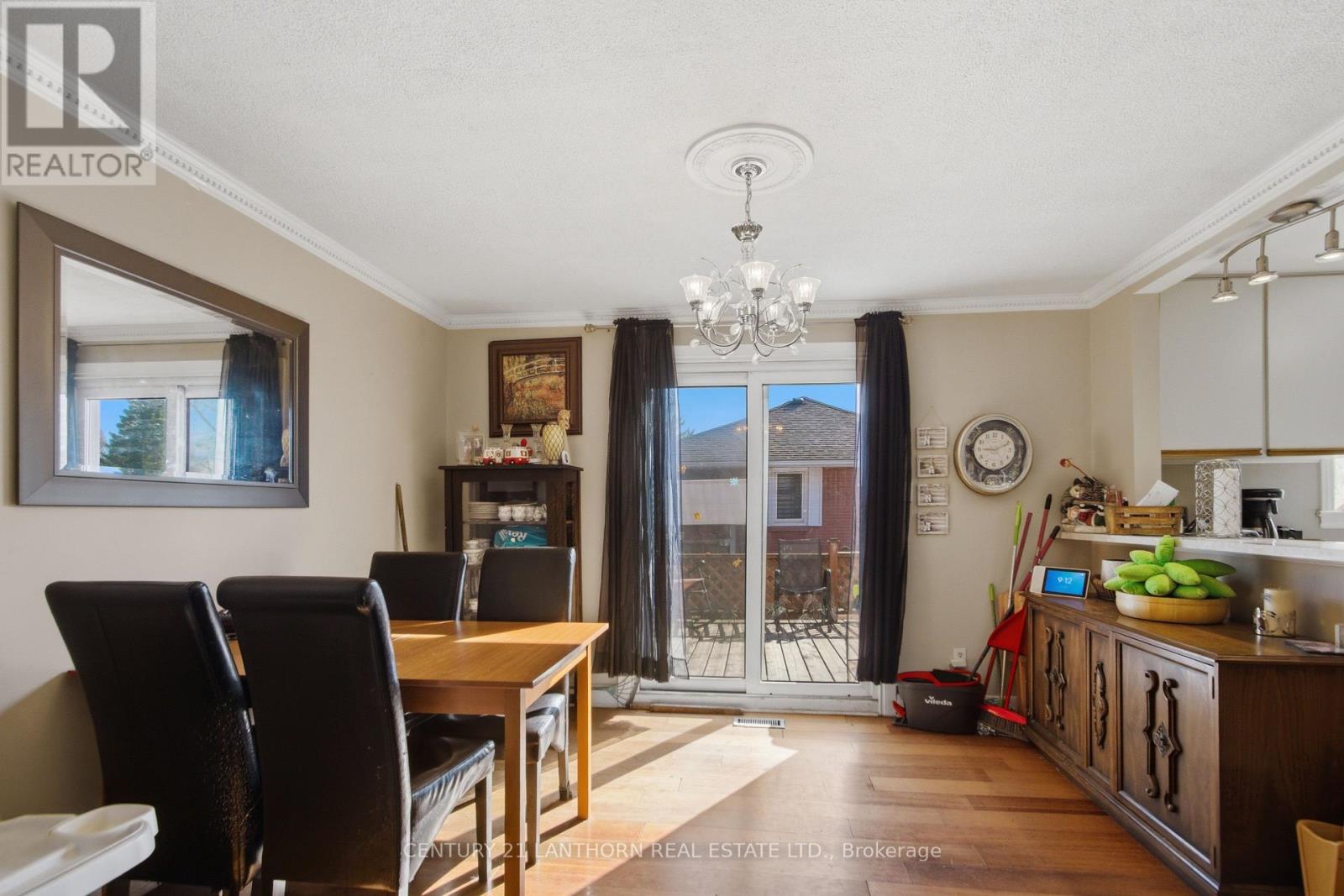 1 CLARKE BOULEVARD — photo 12