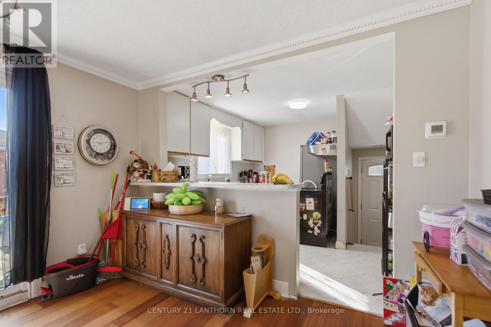 1 CLARKE BOULEVARD — photo 13