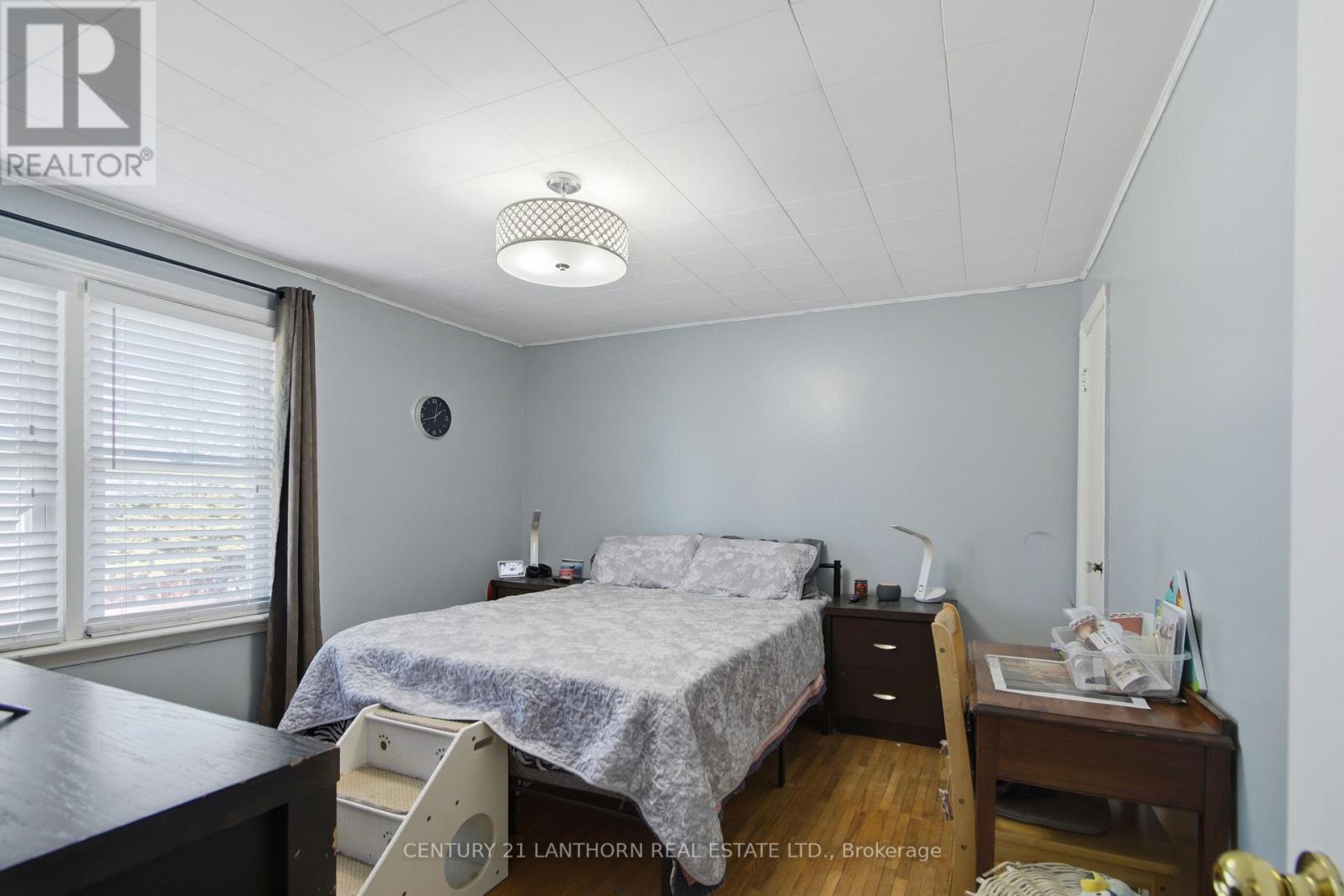 1 CLARKE BOULEVARD — photo 16