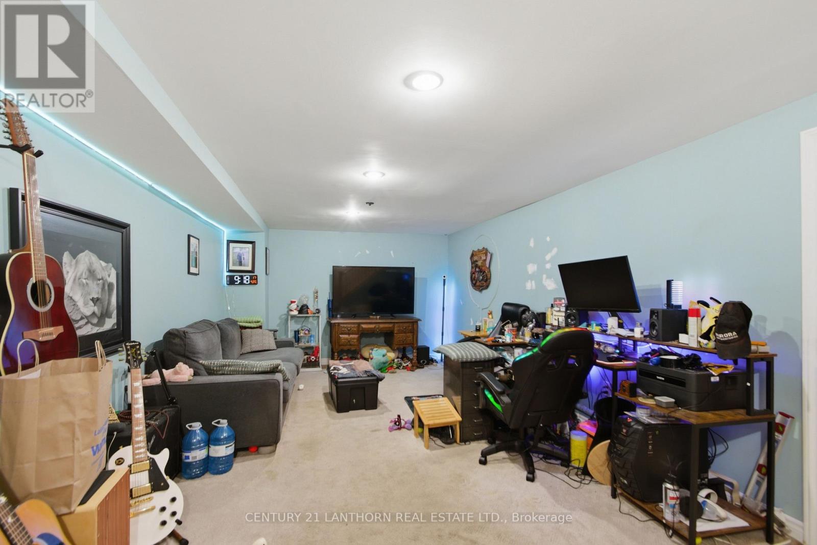 1 CLARKE BOULEVARD — photo 20