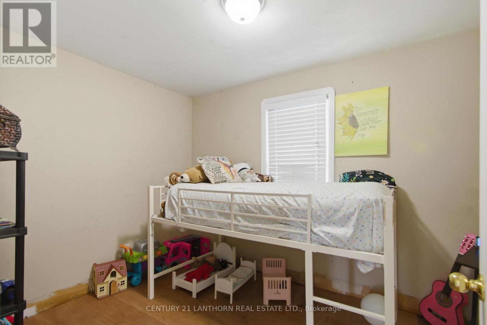1 CLARKE BOULEVARD — photo 18