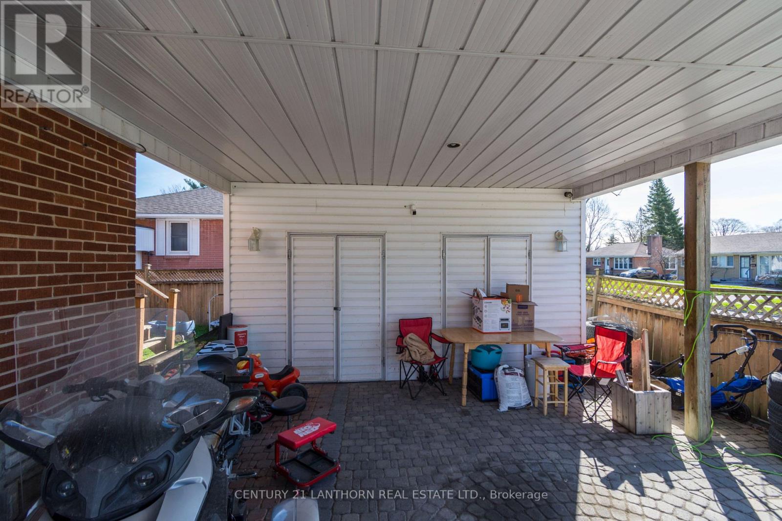 1 CLARKE BOULEVARD — photo 27