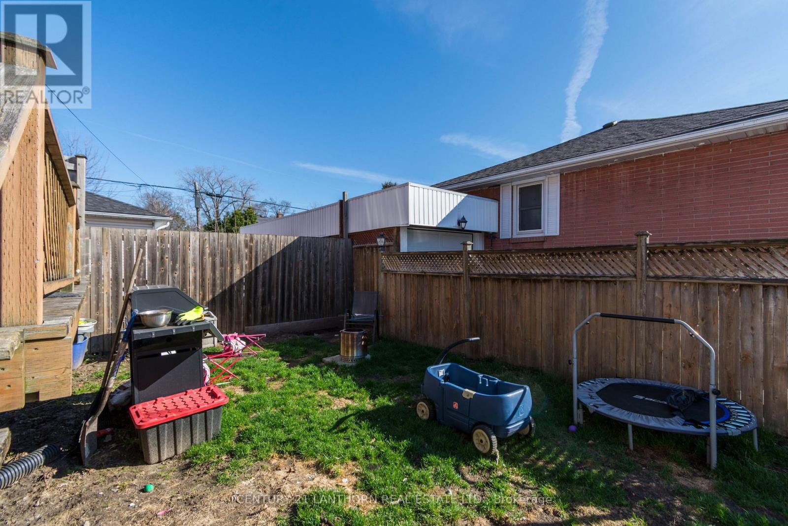 1 CLARKE BOULEVARD — photo 25