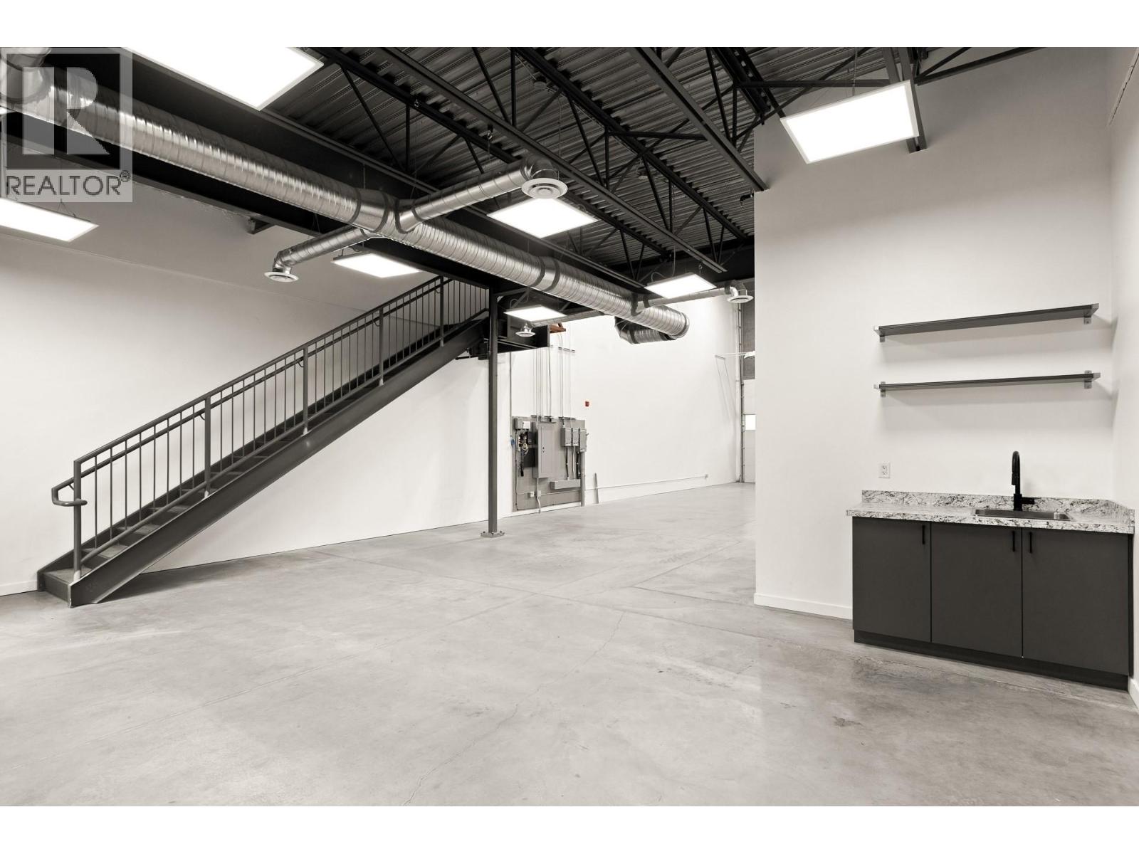 204 & 205 880 Clement Avenue, Kelowna